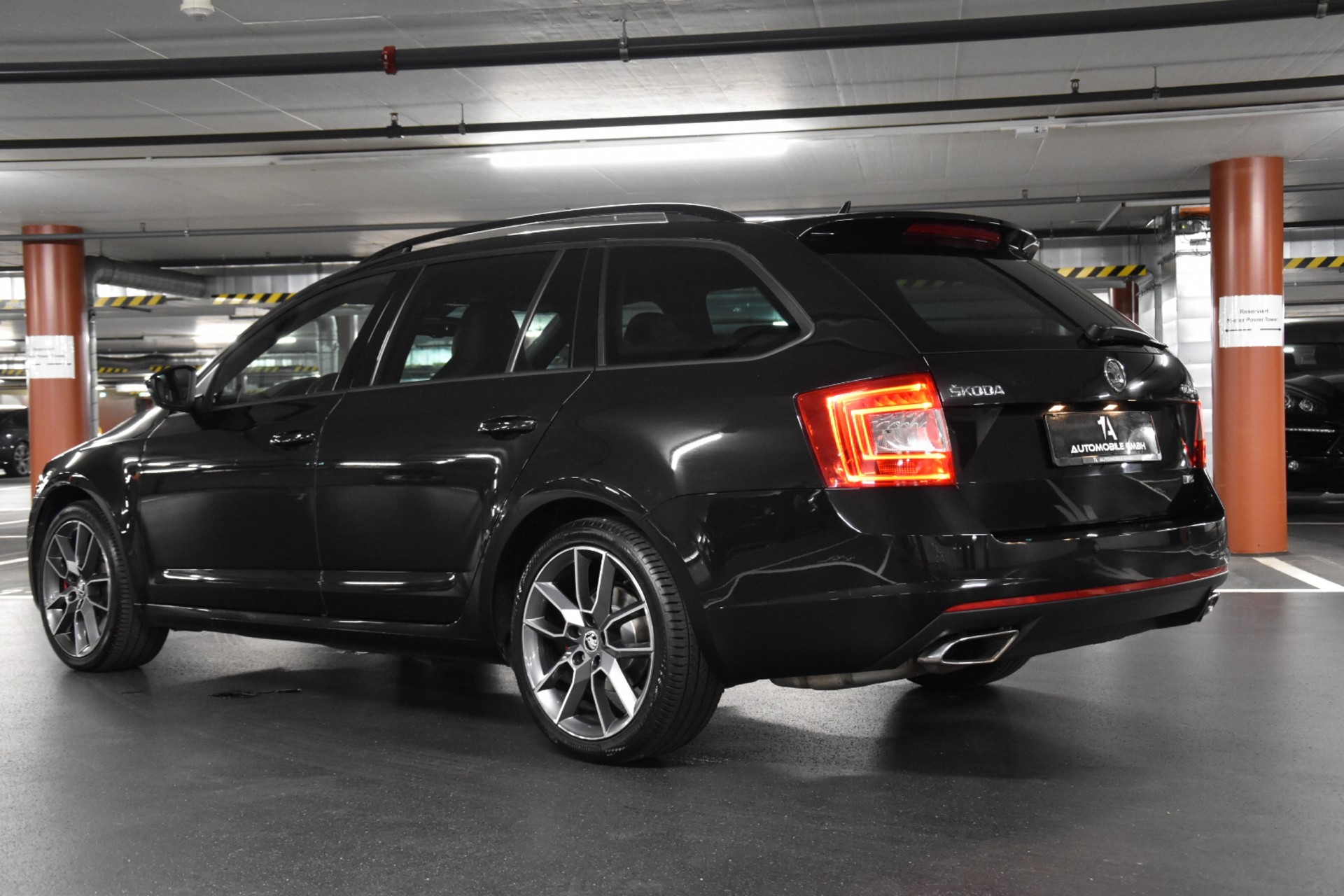 SKODA Octavia Combi 2.0 TDI RS-image-4