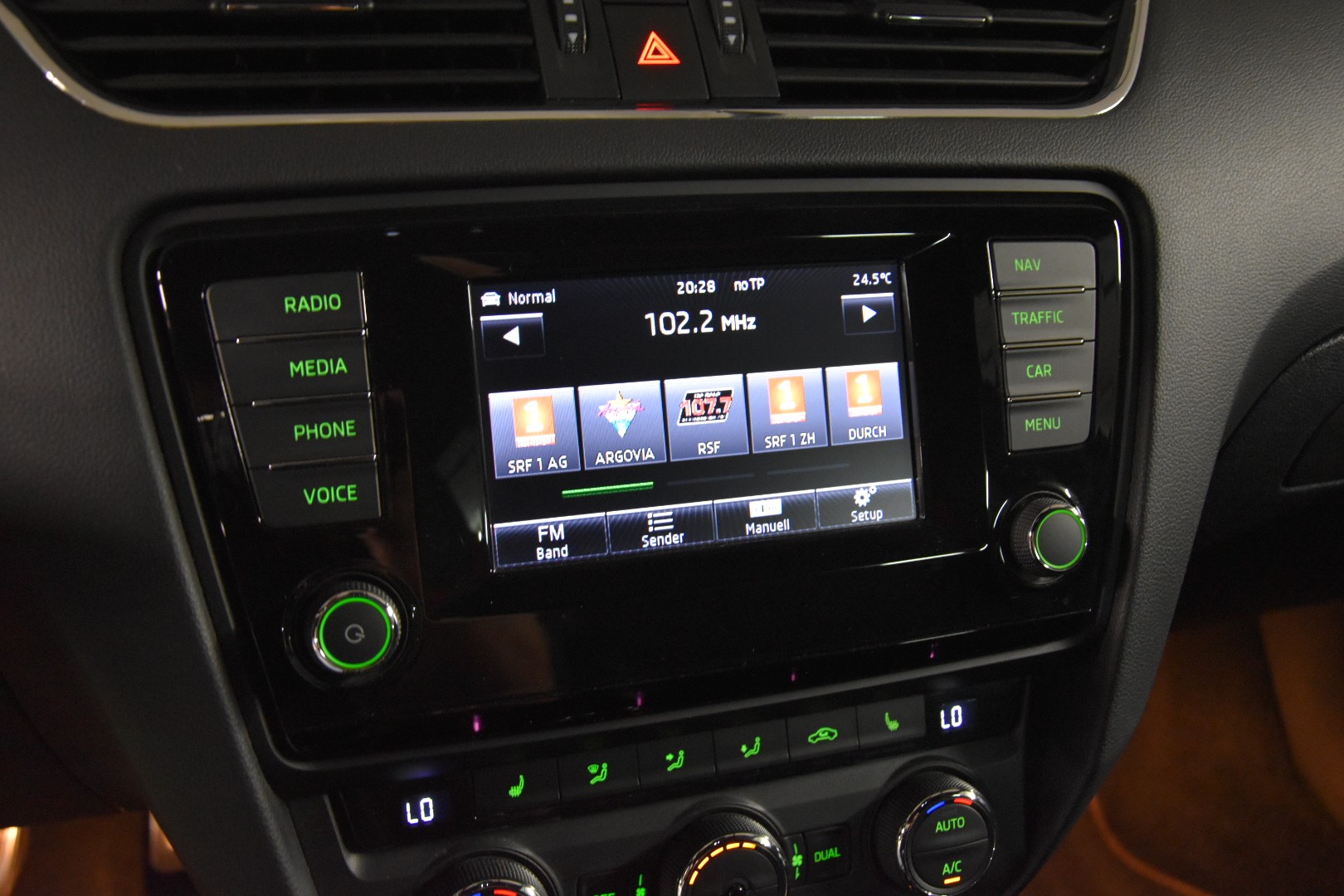 SKODA Octavia Combi 2.0 TDI RS-image-16