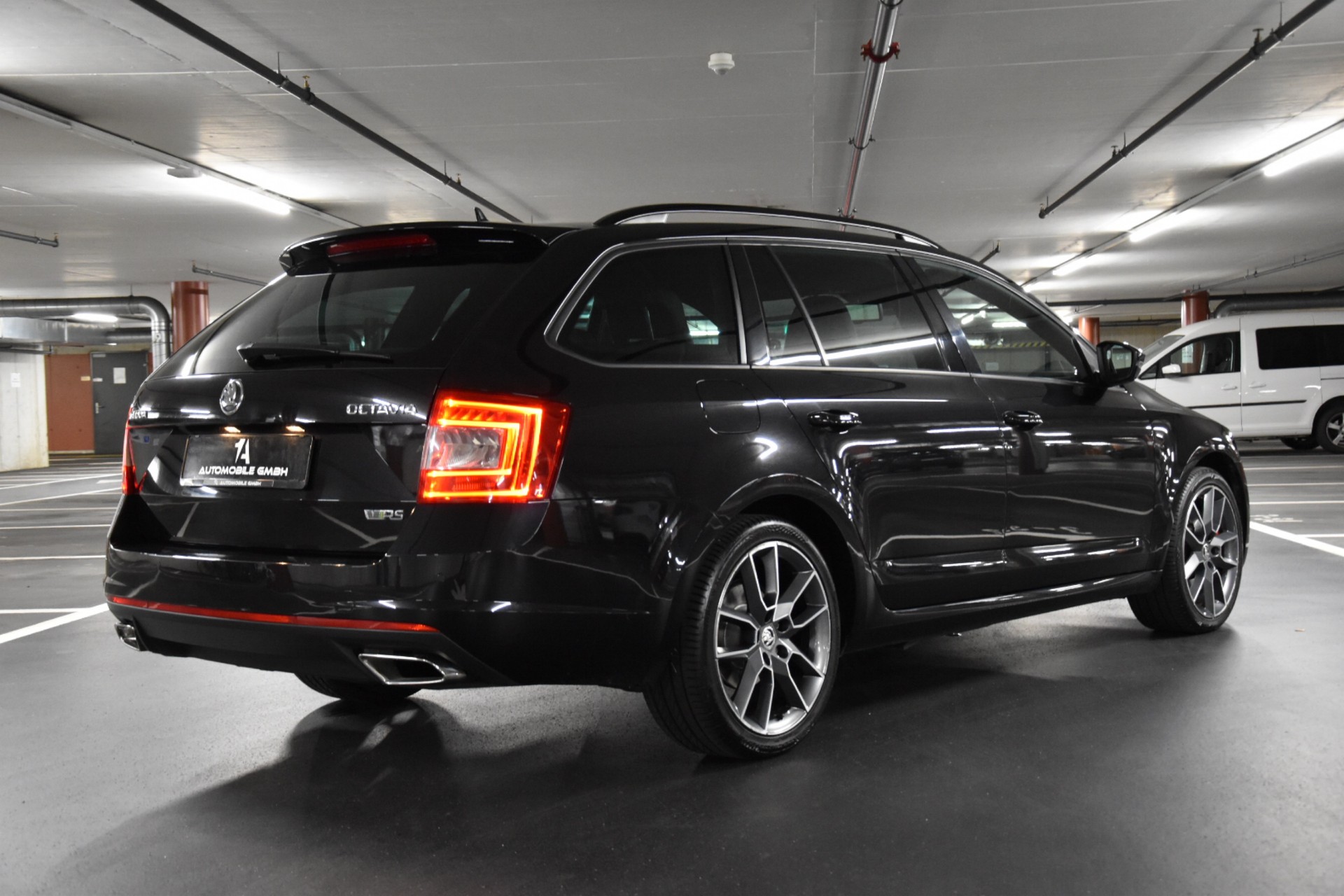 SKODA Octavia Combi 2.0 TDI RS-image-7