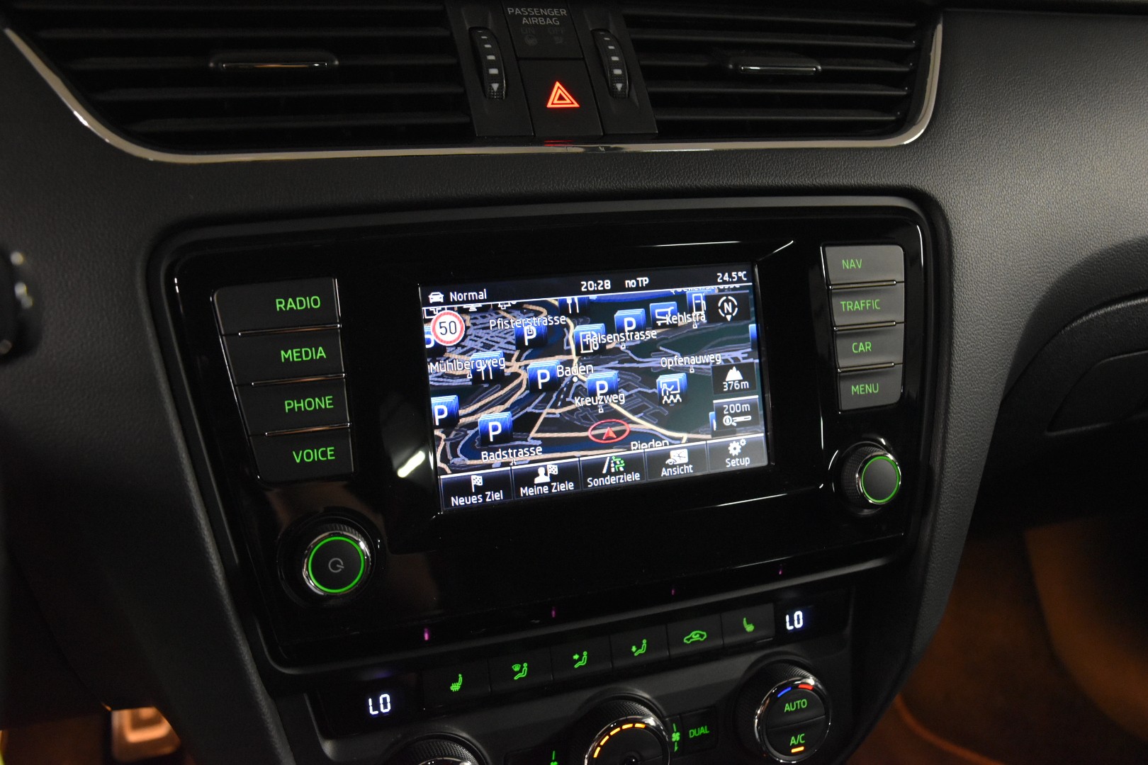 SKODA Octavia Combi 2.0 TDI RS-image-17