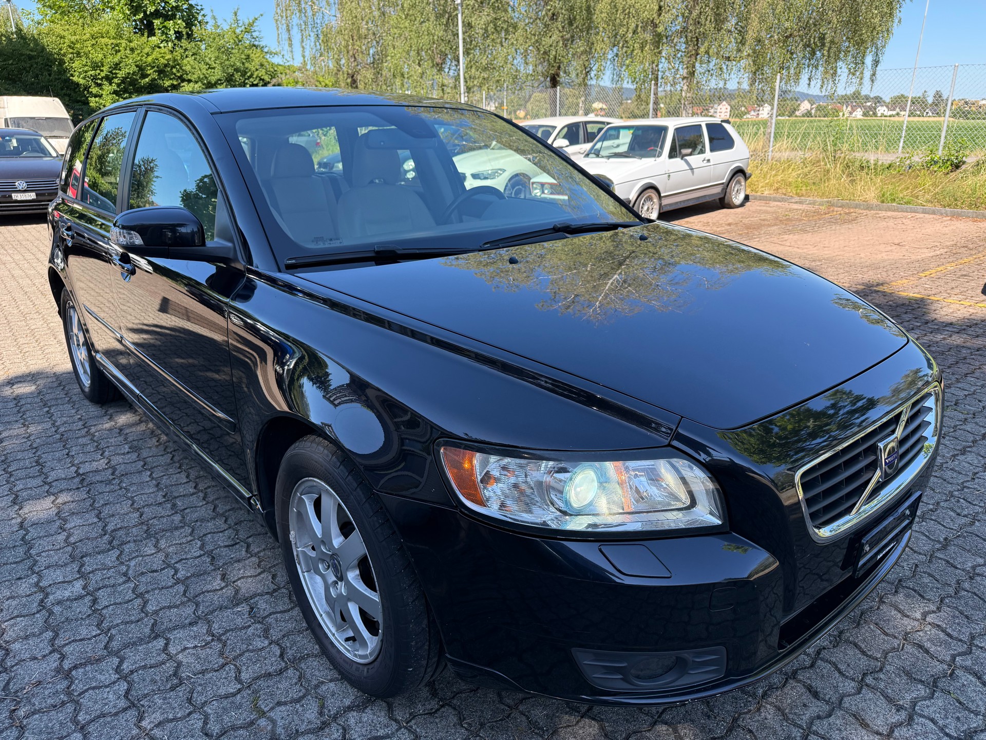 VOLVO V50 2.0D Summum-image-2