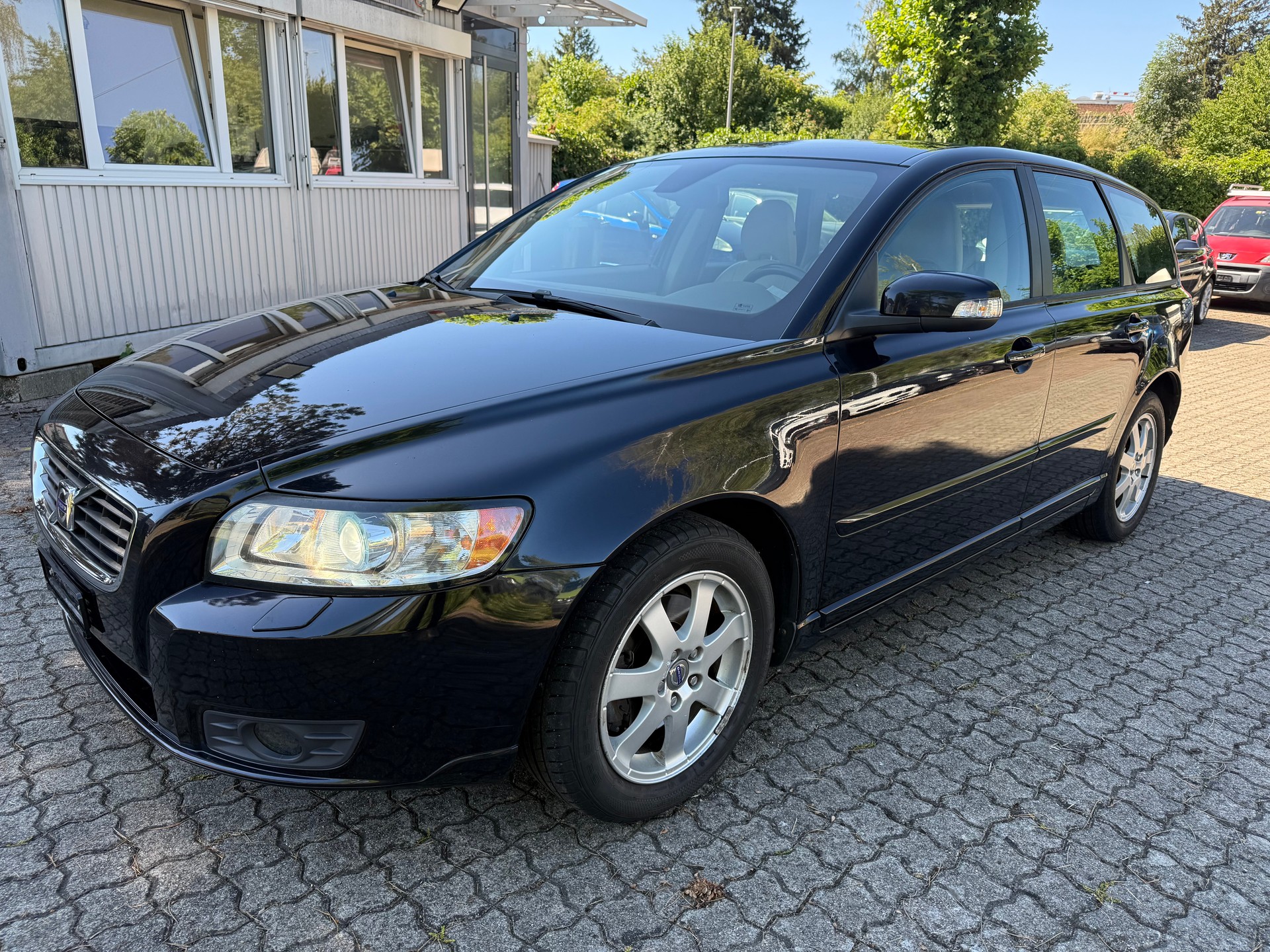 VOLVO V50 2.0D Summum-image-0