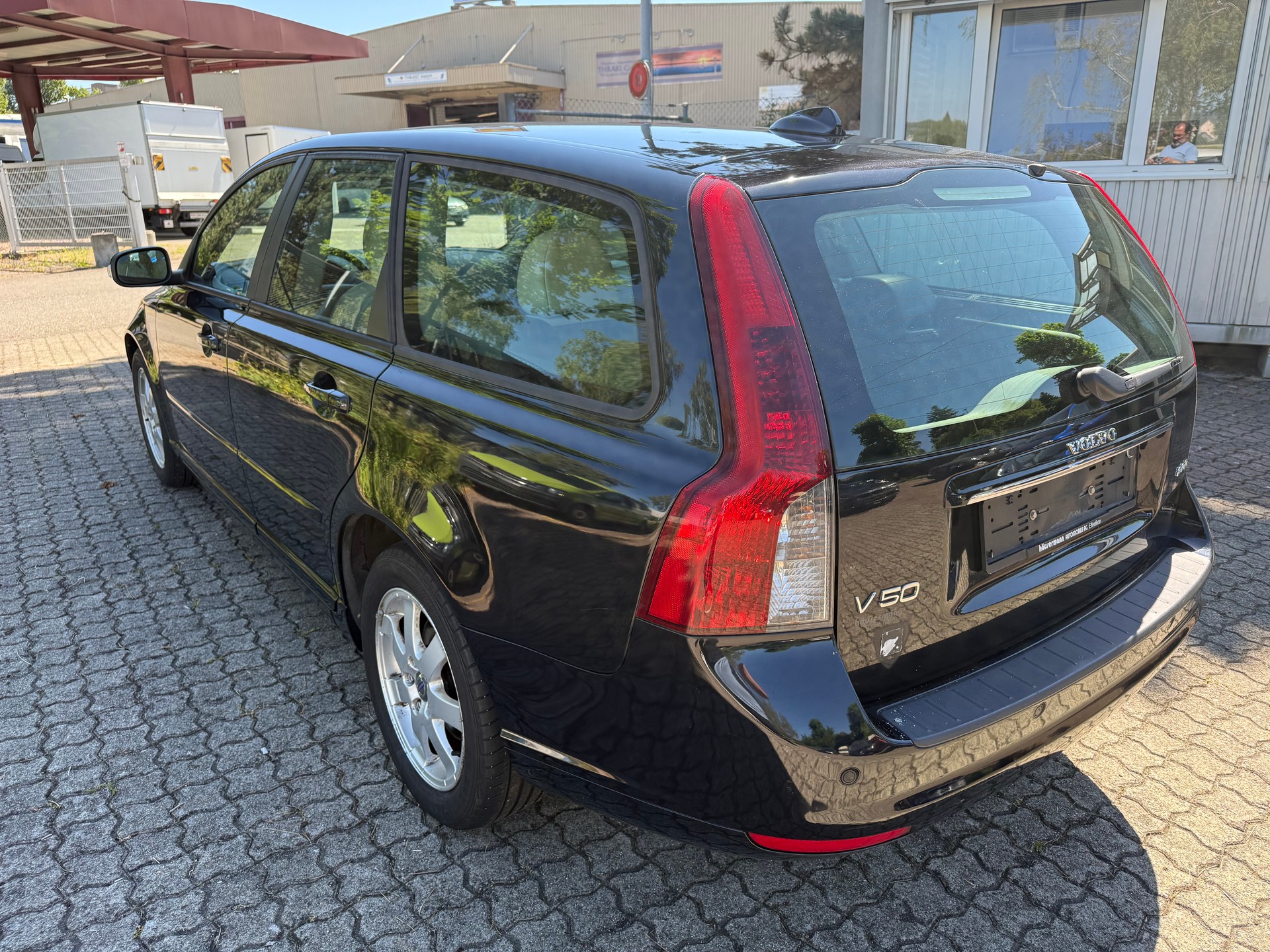 VOLVO V50 2.0D Summum-image-6