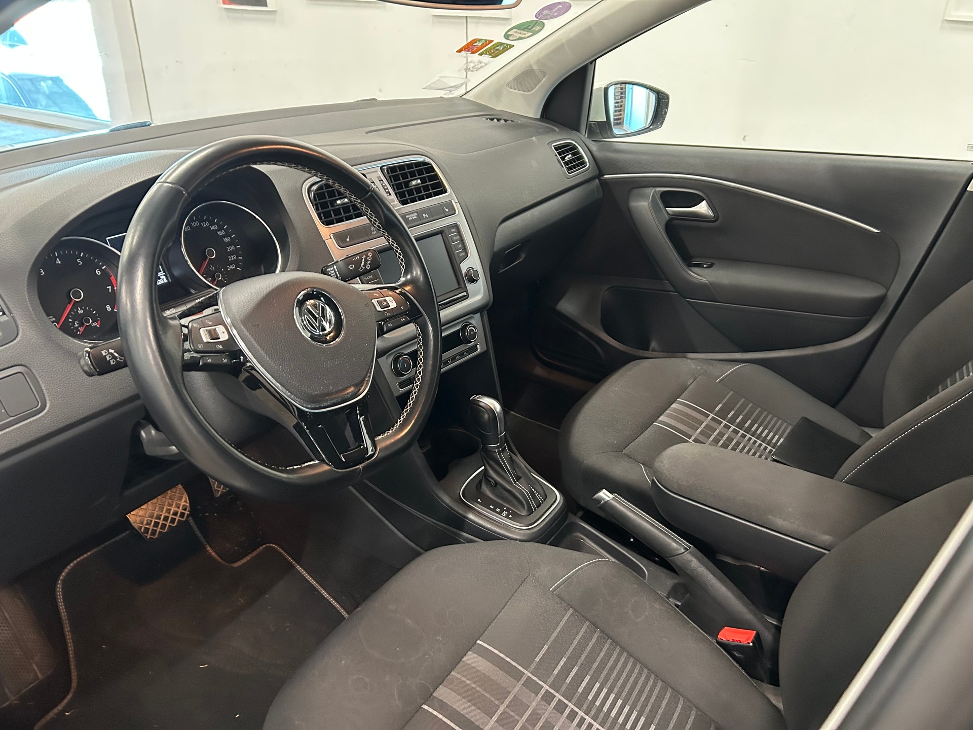 VW Polo 1.2 TSI BMT Lounge DSG-image-5