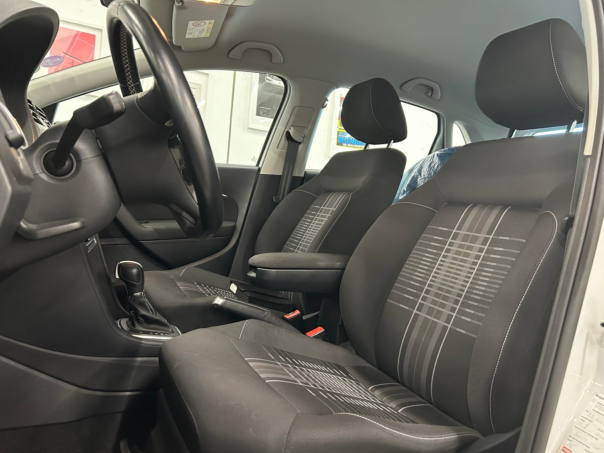 VW Polo 1.2 TSI BMT Lounge DSG-image-6