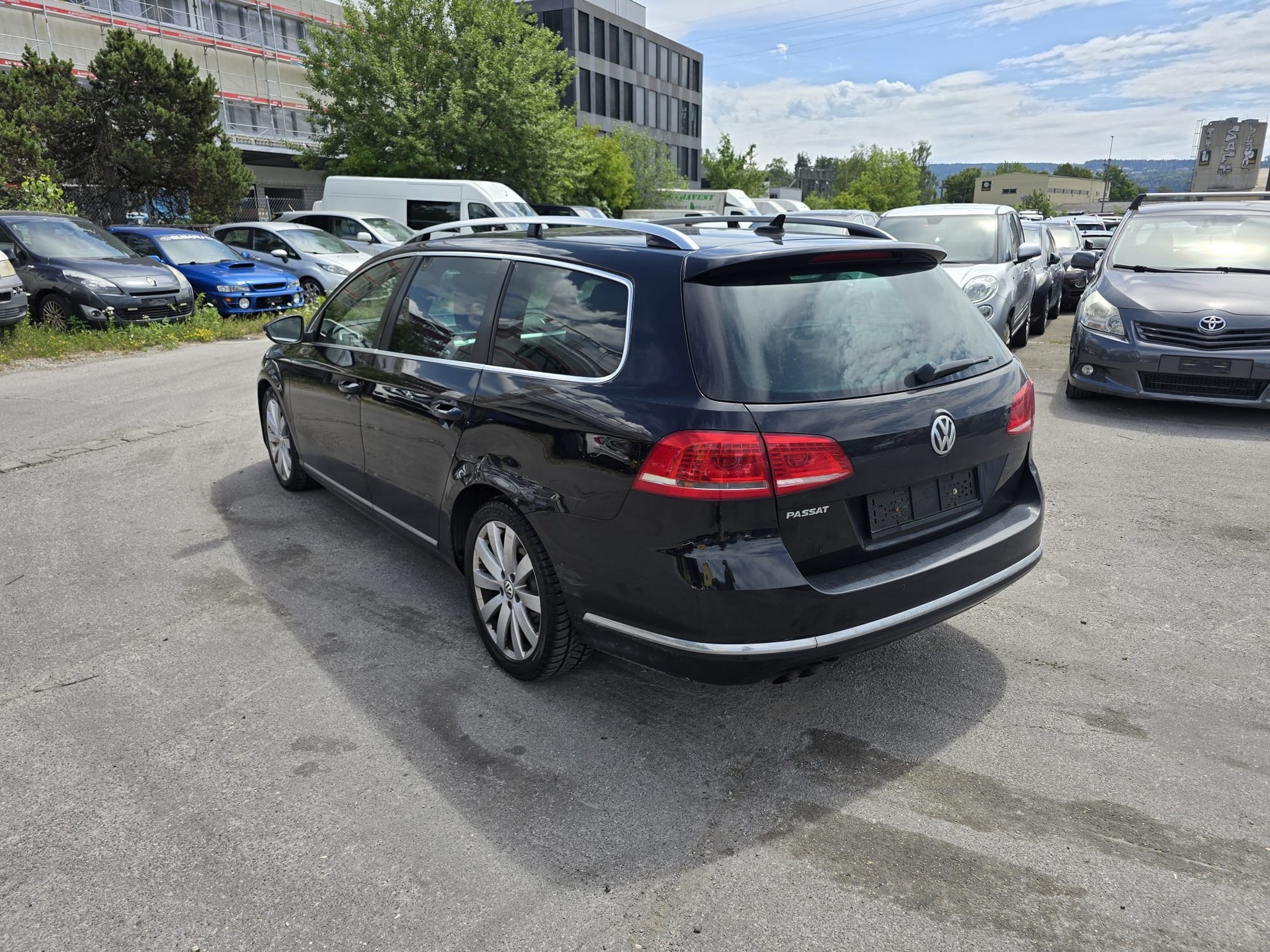 VW Passat Variant 2.0 BlueTDI R-Line Design DSG-image-4
