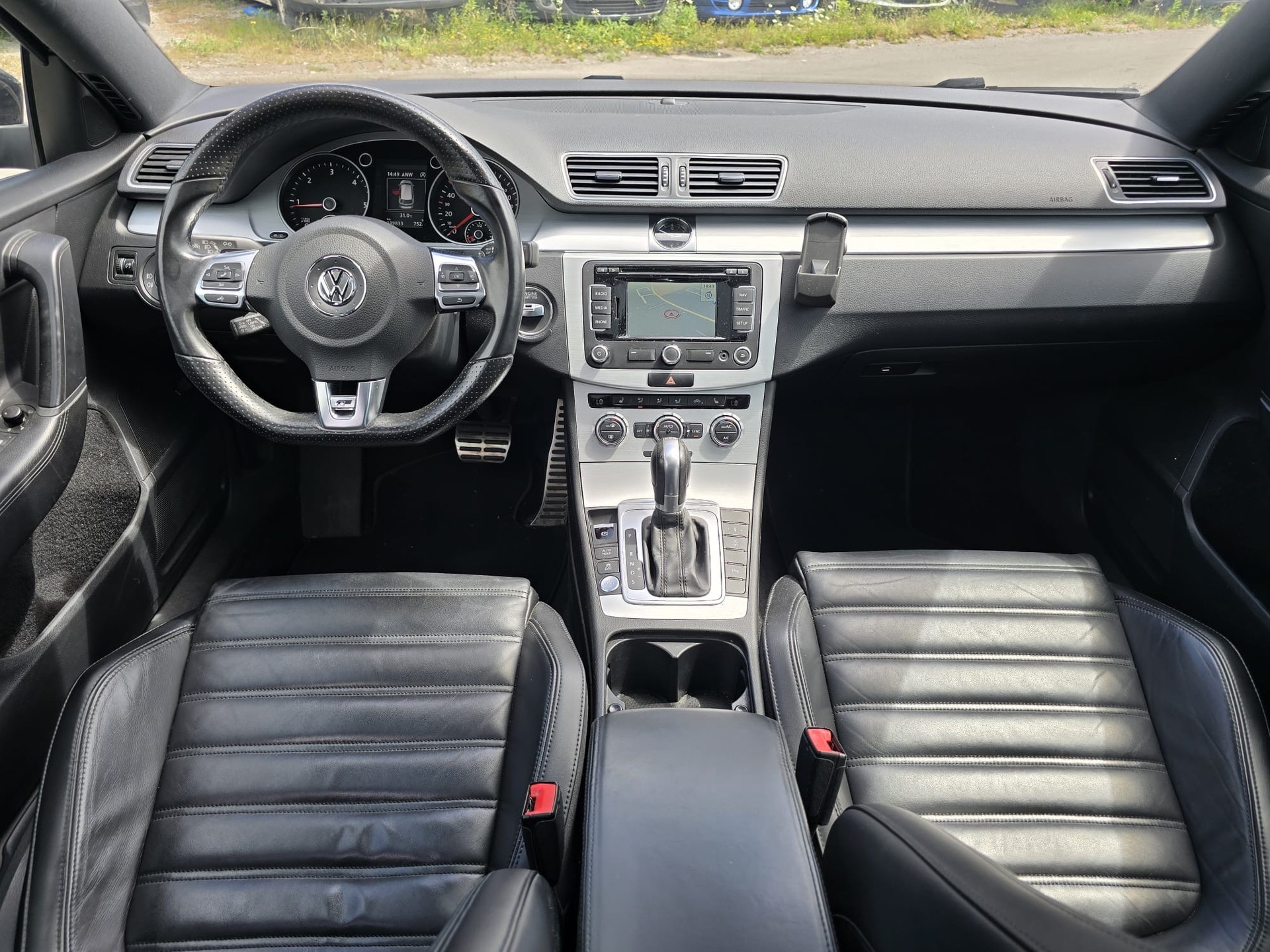 VW Passat Variant 2.0 BlueTDI R-Line Design DSG-image-8