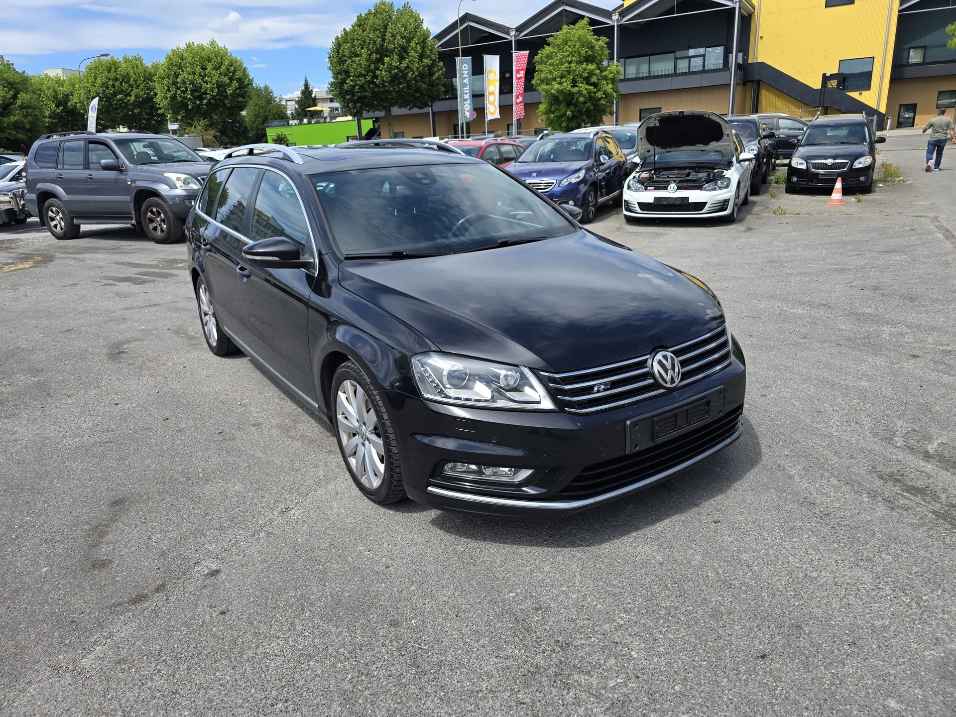 VW Passat Variant 2.0 BlueTDI R-Line Design DSG-image-2