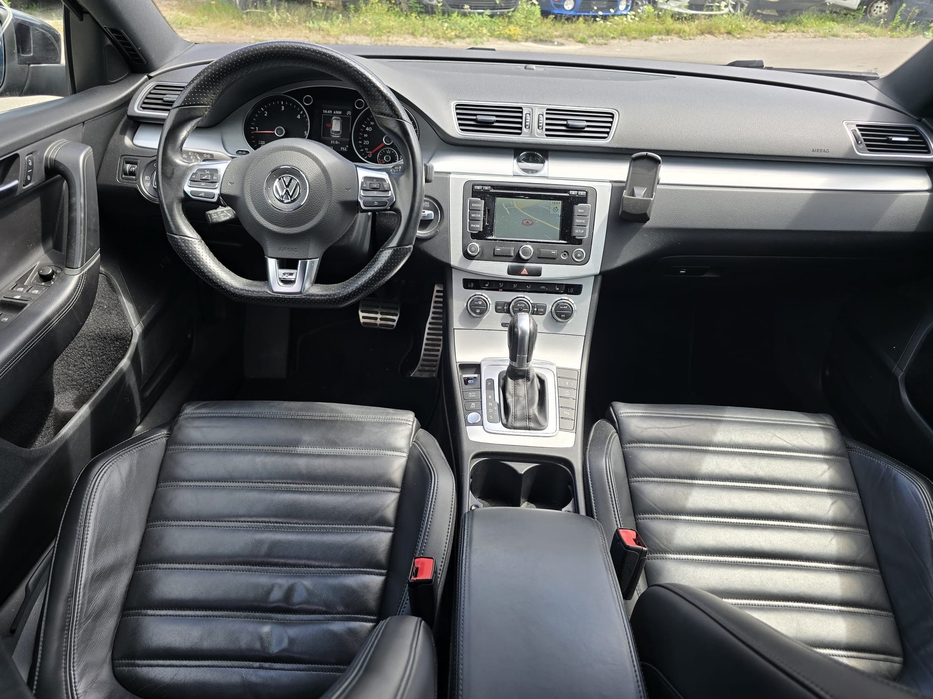 VW Passat Variant 2.0 BlueTDI R-Line Design DSG-image-9