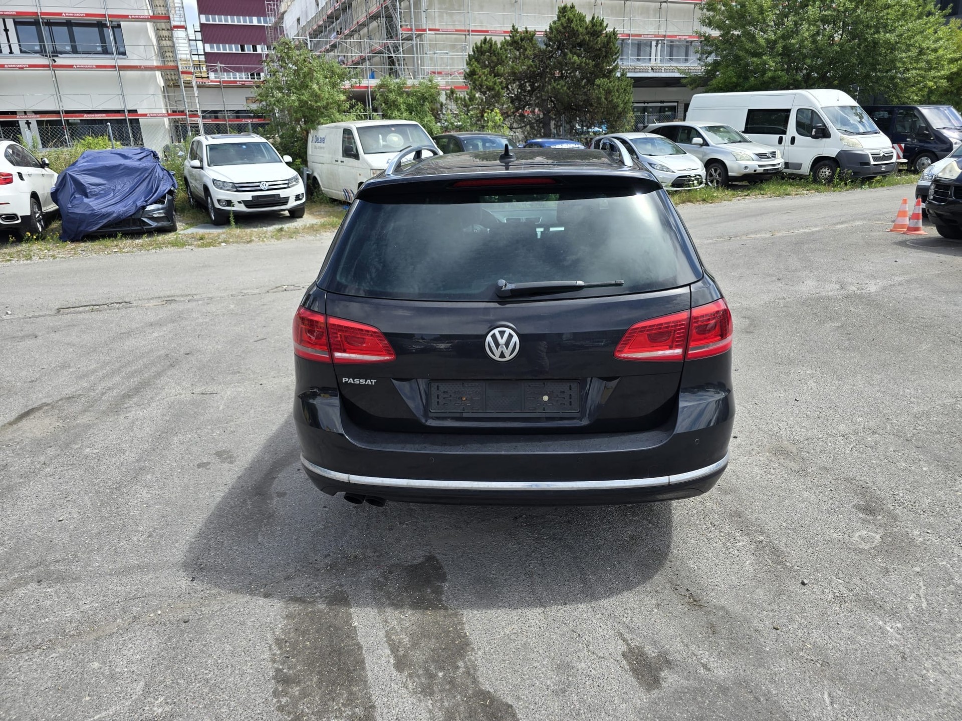 VW Passat Variant 2.0 BlueTDI R-Line Design DSG-image-3