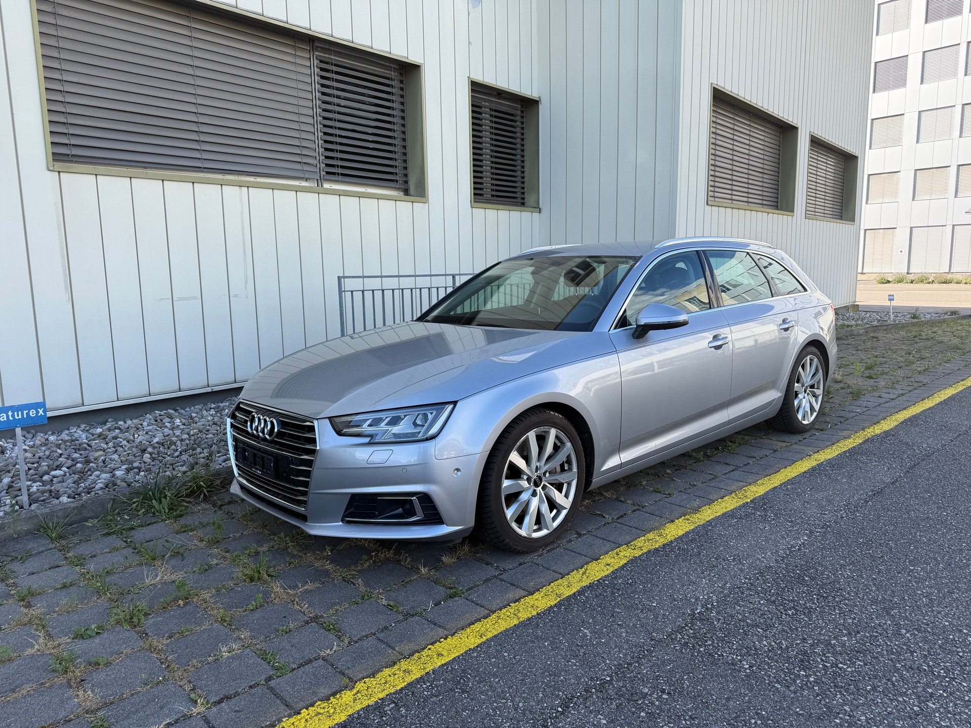 AUDI A4 Avant 3.0 TDI quattro tiptronic-image-0