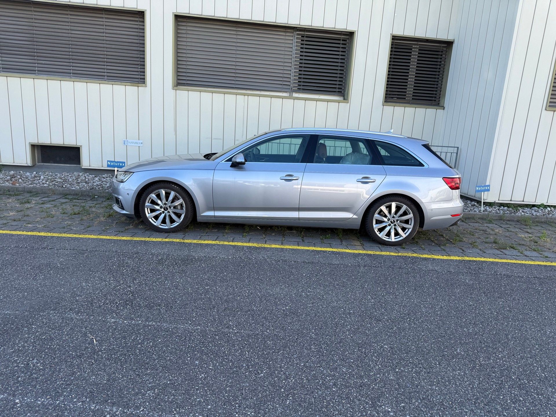 AUDI A4 Avant 3.0 TDI quattro tiptronic-image-3