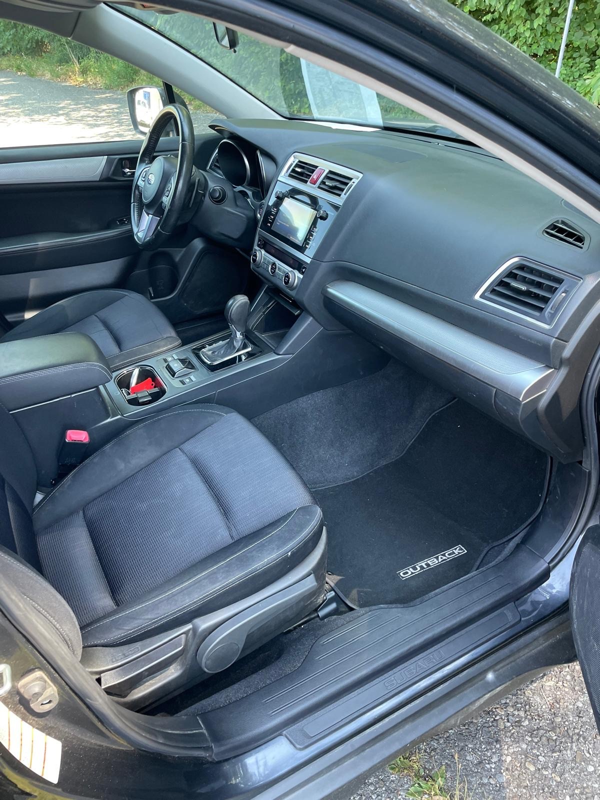 SUBARU Outback 2.5i Swiss AWD Lineartronic-image-11