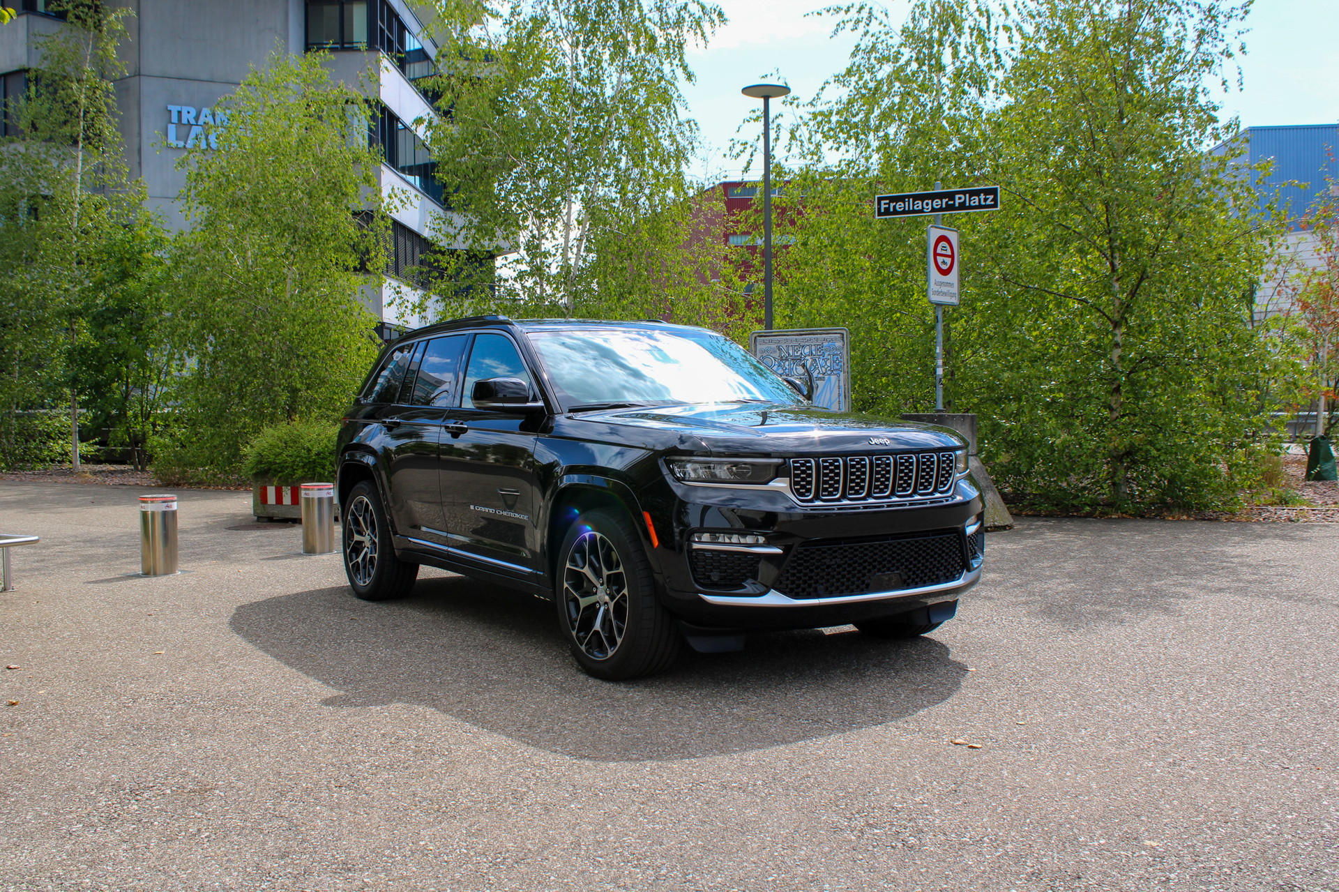 JEEP Grand Cherokee 2.0 Plug-in-Hybrid Summit Reserve 4xe-showroom-element-3