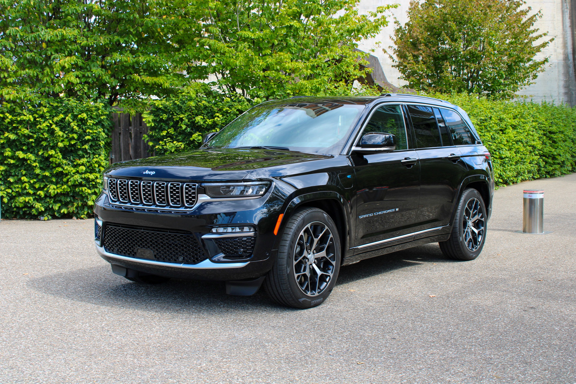 JEEP Grand Cherokee 2.0 Plug-in-Hybrid Summit Reserve 4xe-showroom-element-2