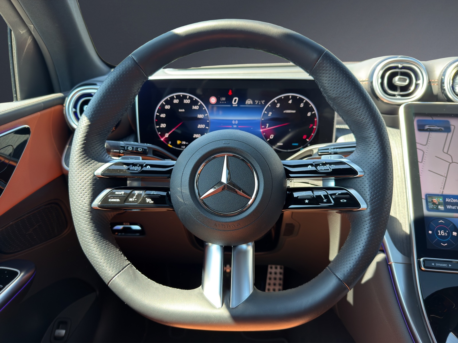 MERCEDES-BENZ GLC 200 4Matic 9G-Tronic-image-13