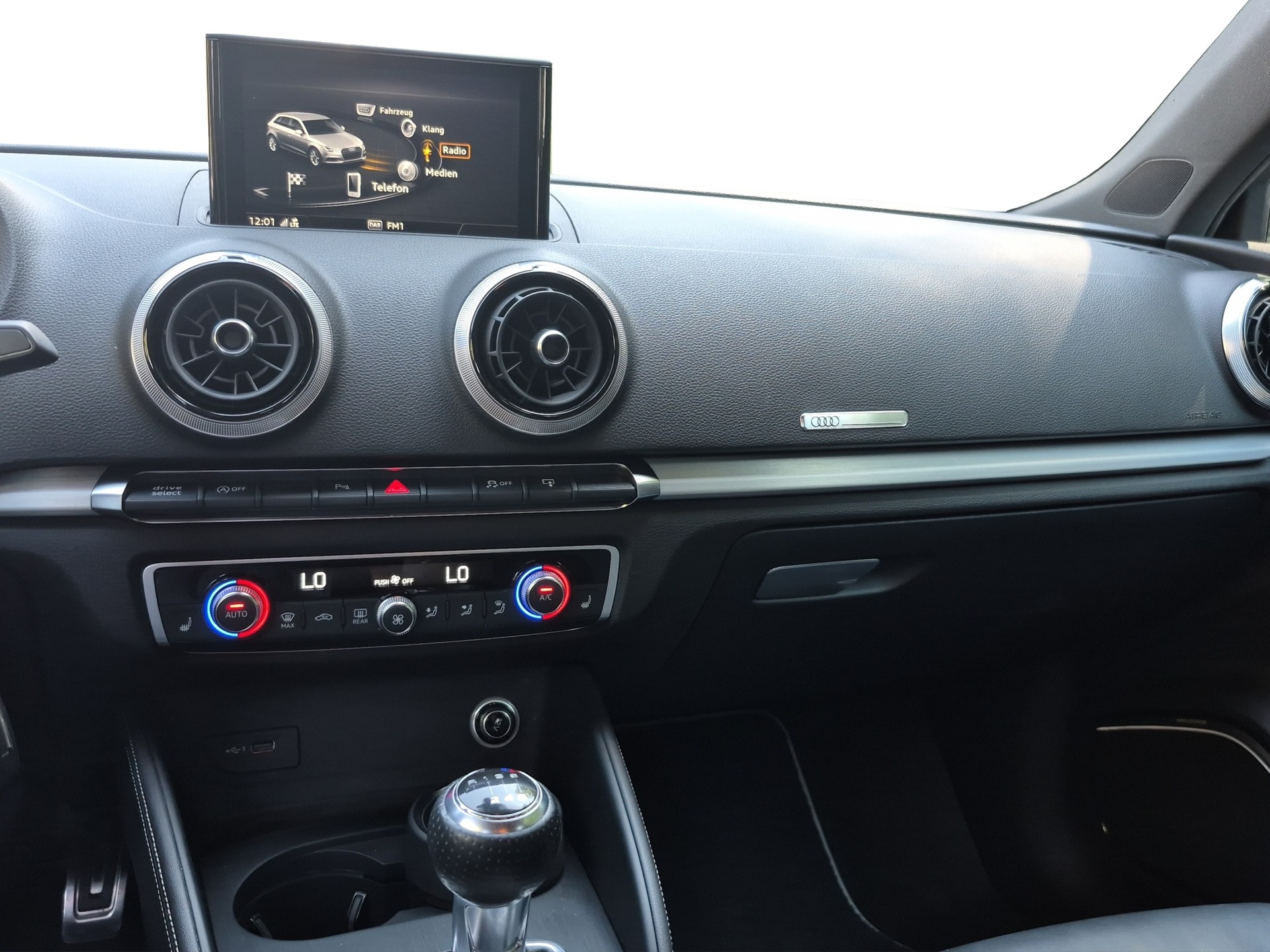 AUDI A3 Sportback 1.4 TFSI Sport S-Line *S-Sportsitze, B&O*-image-7