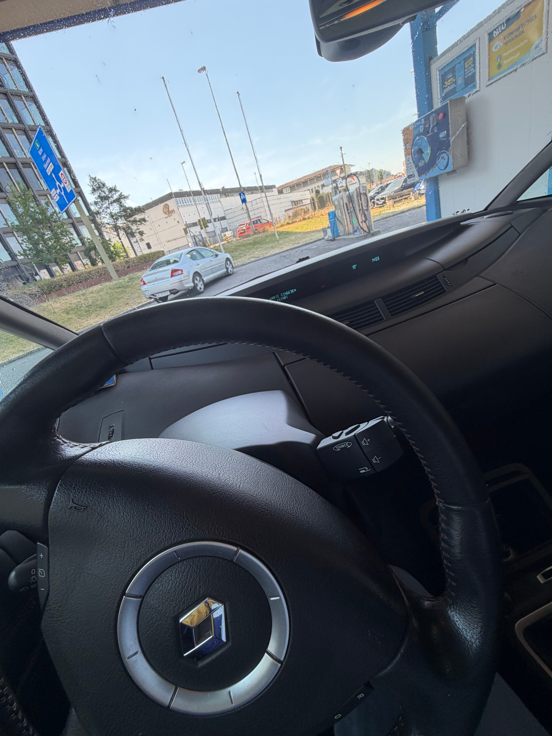 RENAULT Grand Espace 2.0 Turbo Tech'Run Automatic-image-6