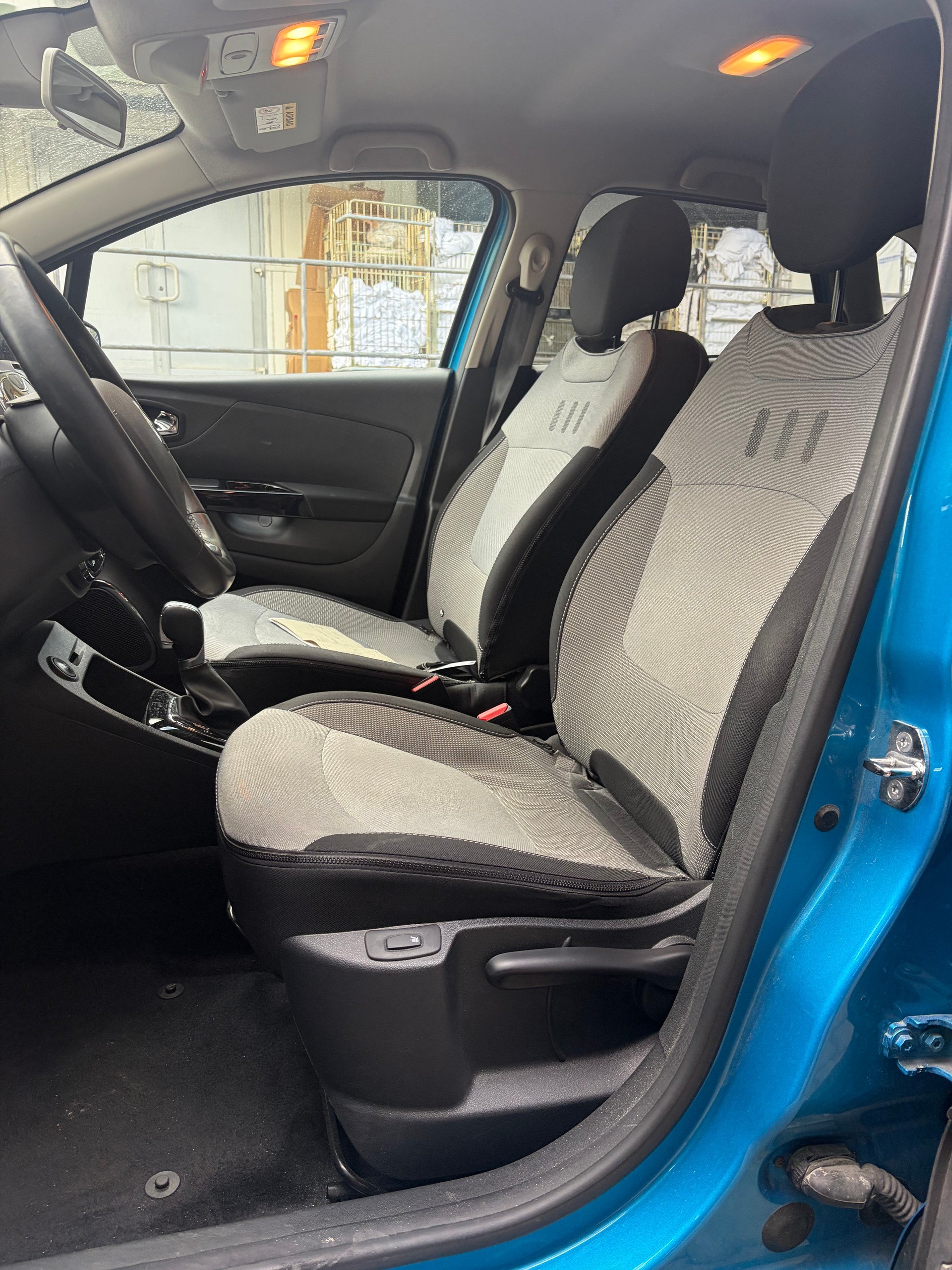 RENAULT Captur 1.2 T 16V Swiss Edition EDC-image-3