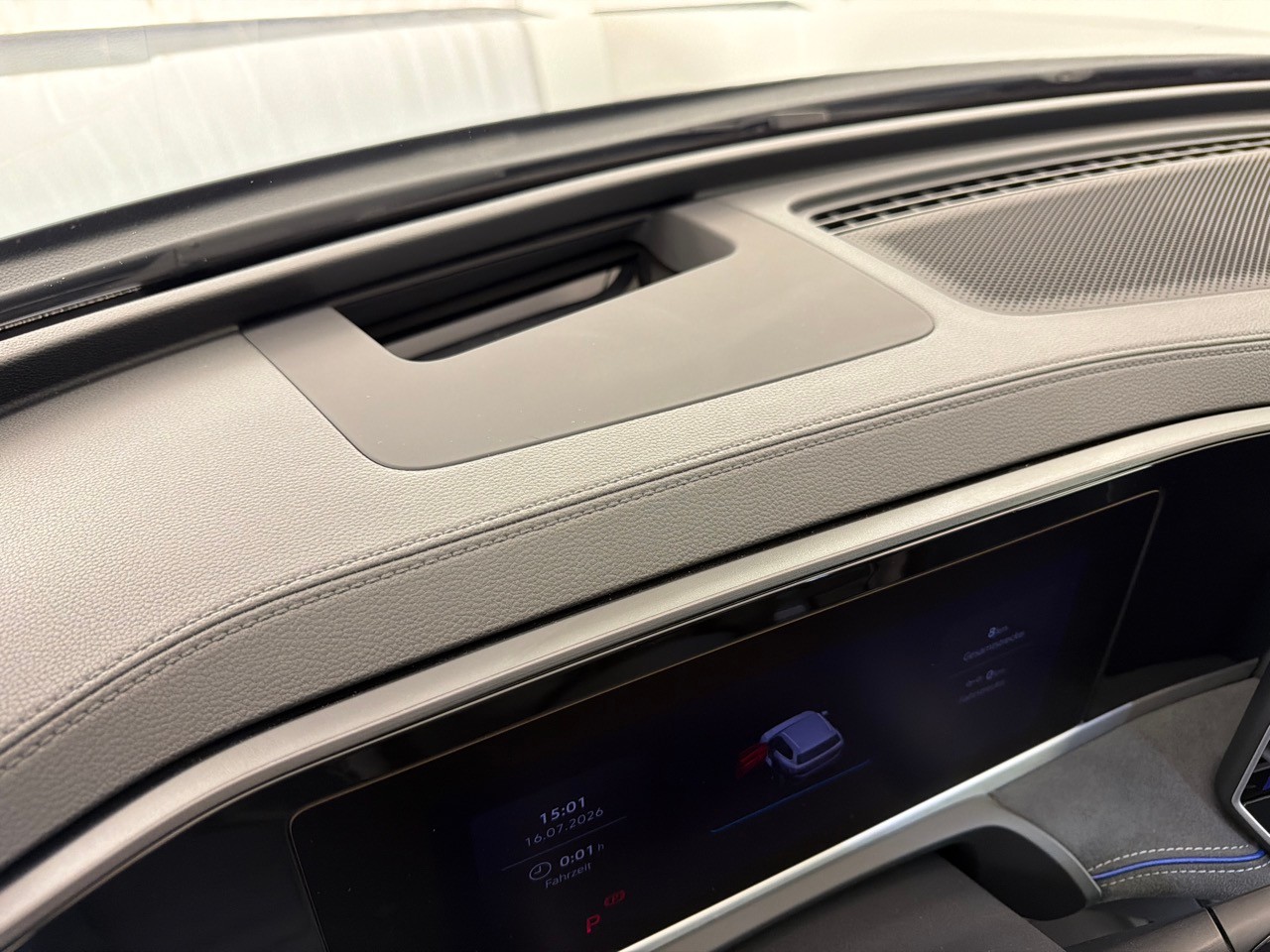 VW Passat 1.5TSI PHEV R-Line-image-5