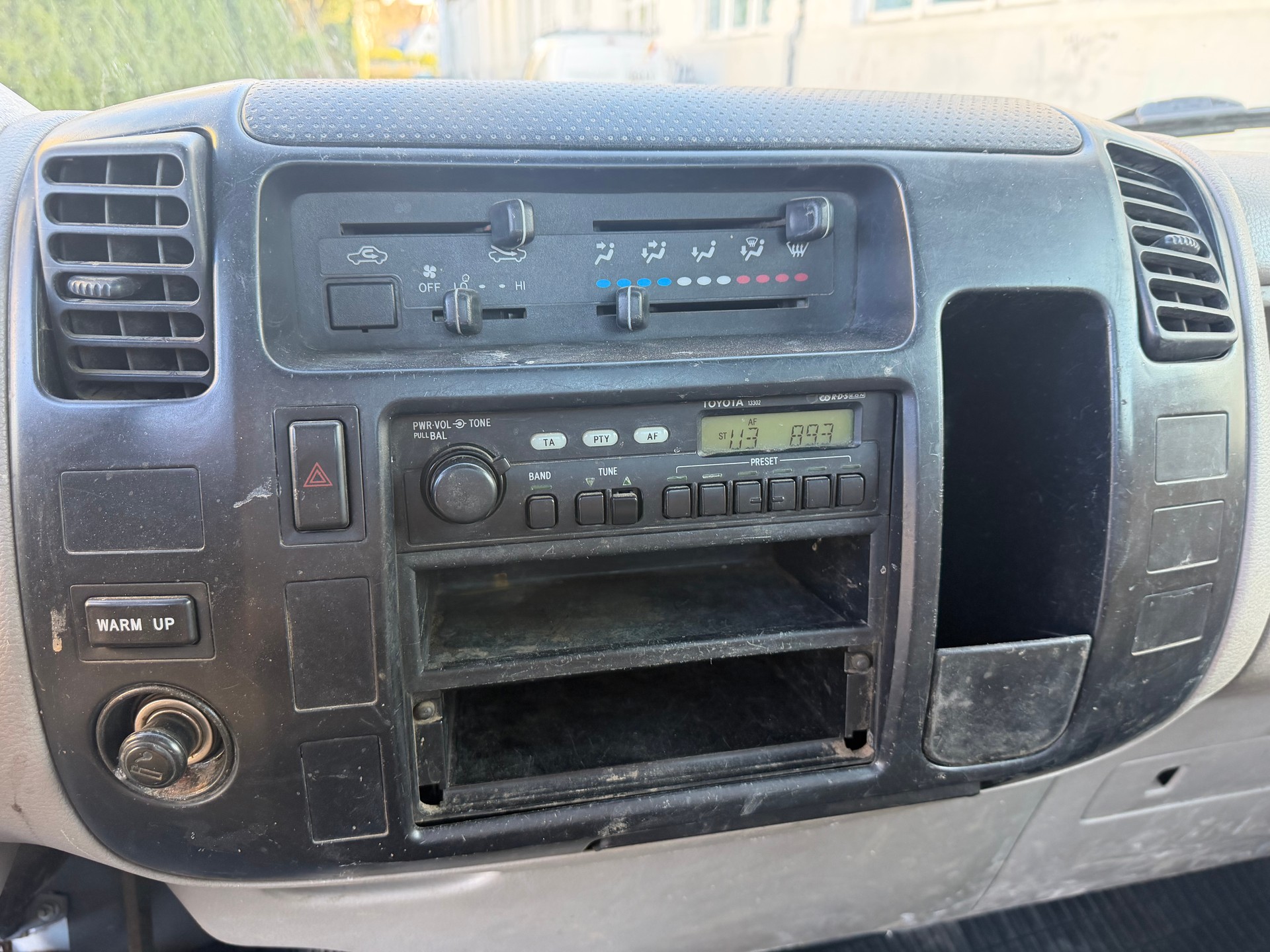 TOYOTA Dyna 100 2.5 D-4D-image-13