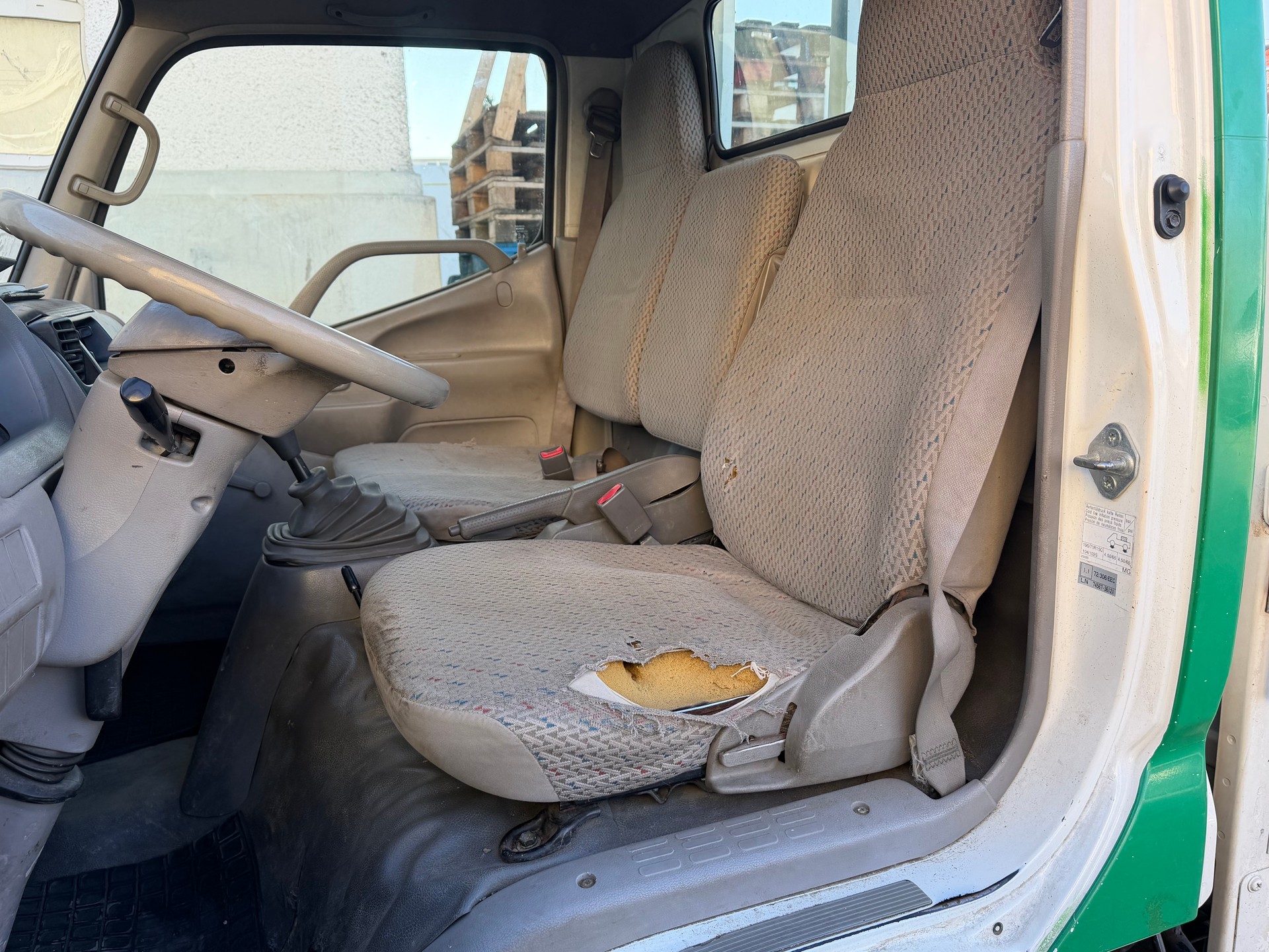 TOYOTA Dyna 100 2.5 D-4D-image-10