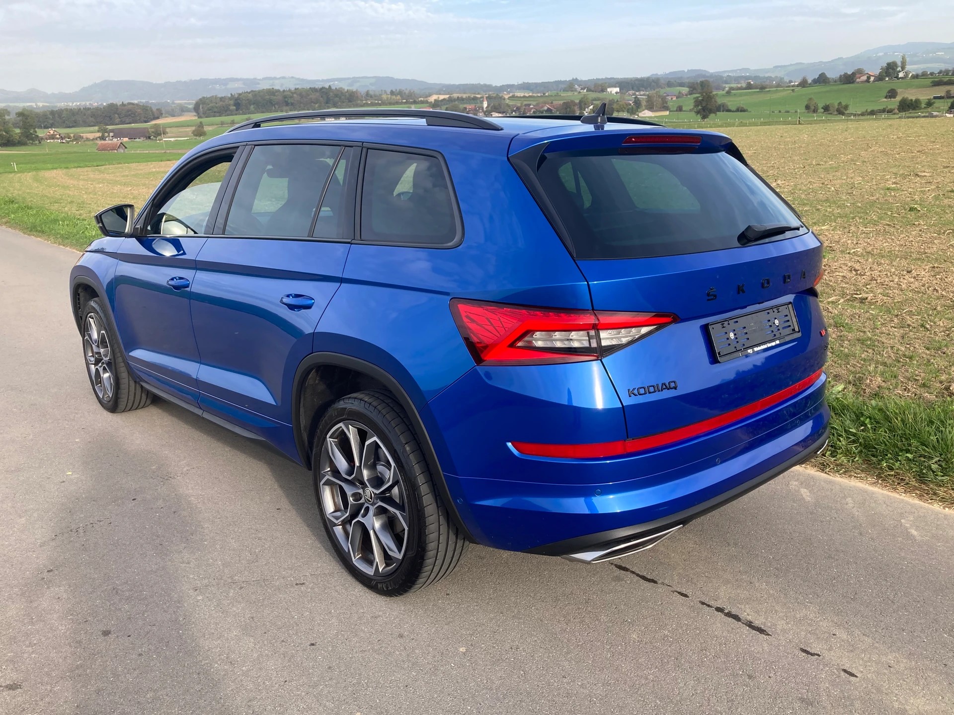 SKODA Kodiaq 2.0 Bi-TDI SCR RS 4x4 DSG 7 Sitzer mit Anhängerkupplung-image-3