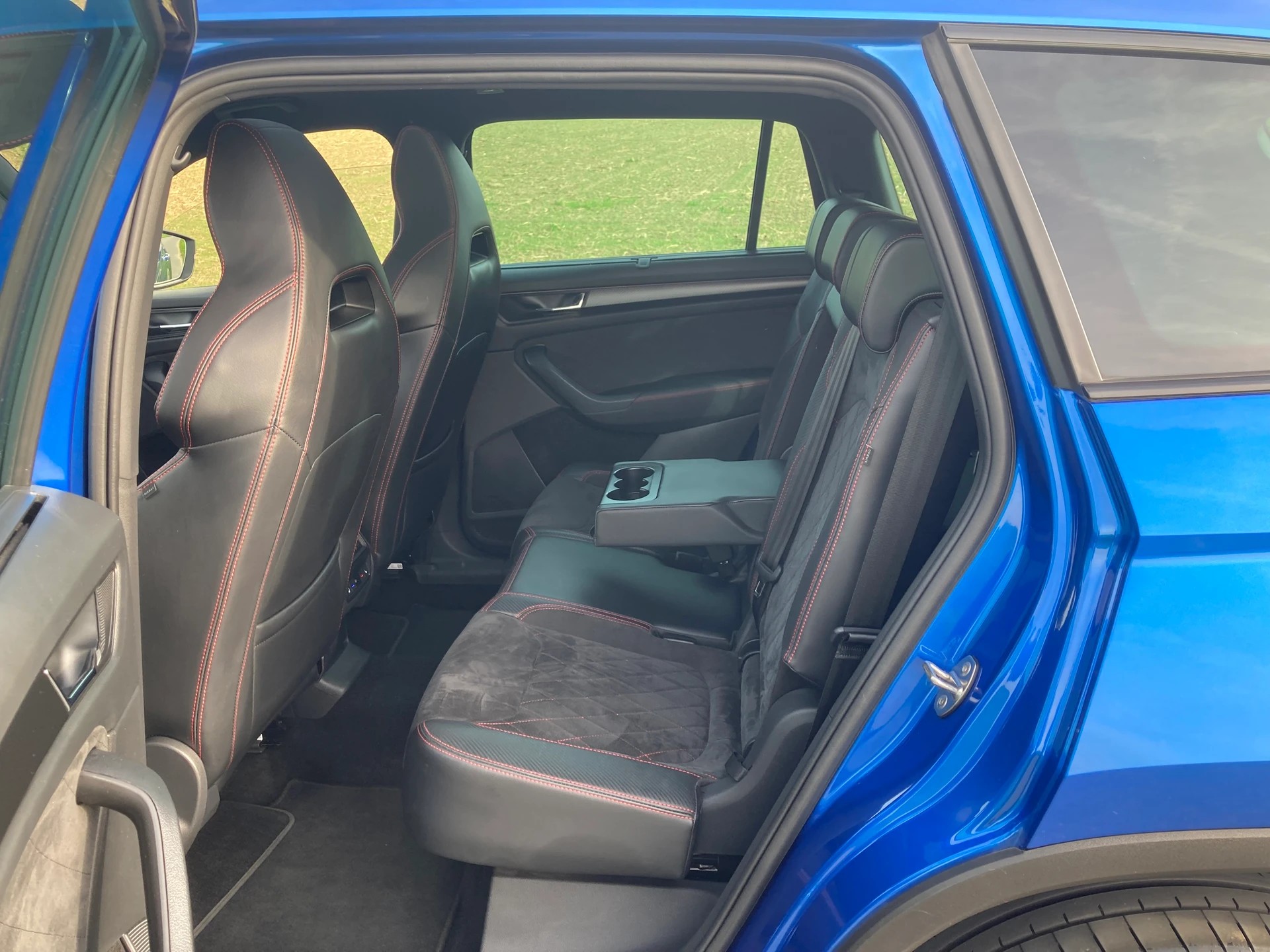 SKODA Kodiaq 2.0 Bi-TDI SCR RS 4x4 DSG 7 Sitzer mit Anhängerkupplung-image-7