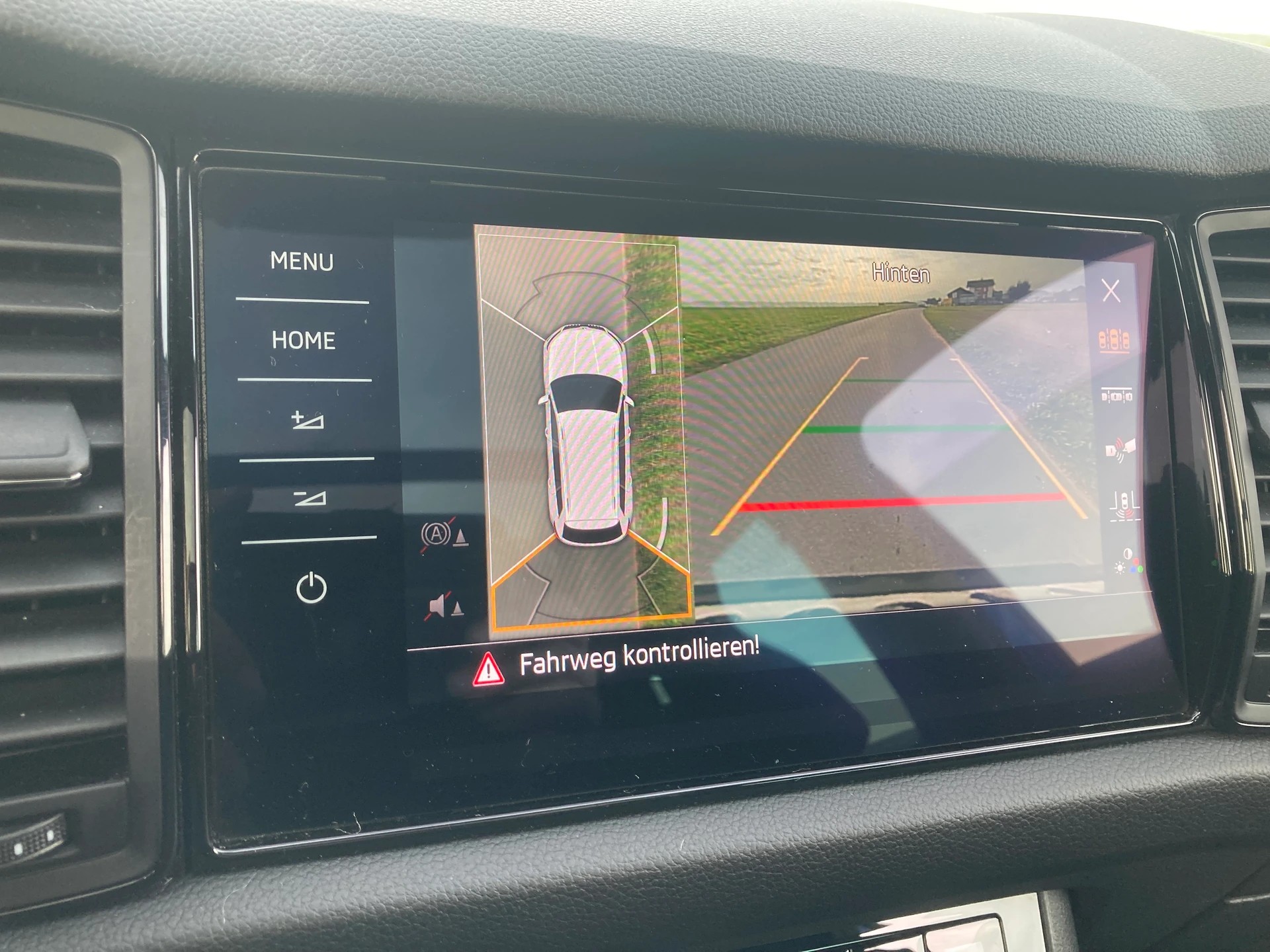 SKODA Kodiaq 2.0 Bi-TDI SCR RS 4x4 DSG 7 Sitzer mit Anhängerkupplung-image-10