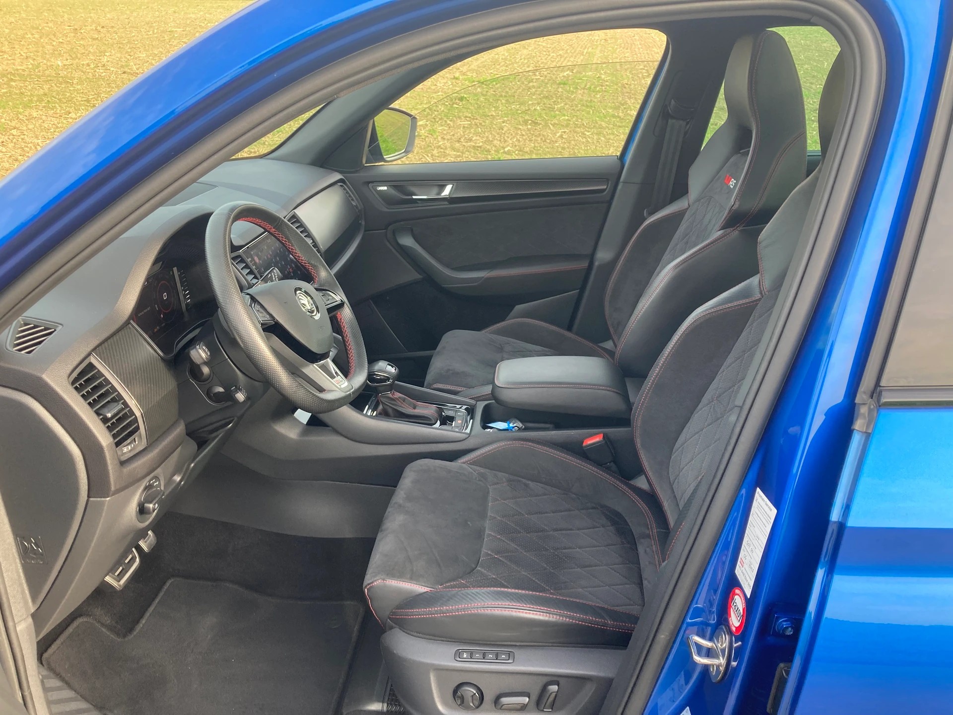 SKODA Kodiaq 2.0 Bi-TDI SCR RS 4x4 DSG 7 Sitzer mit Anhängerkupplung-image-6