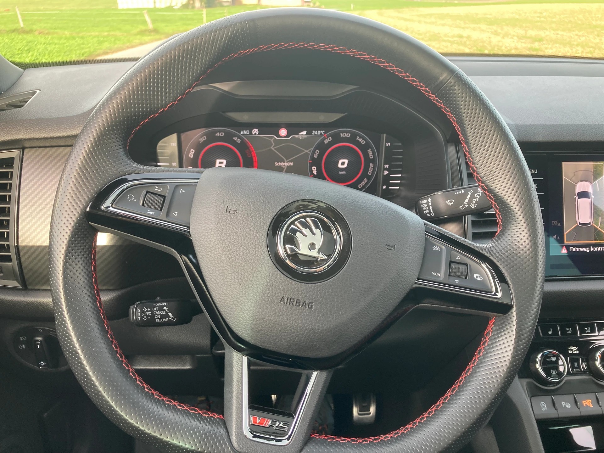 SKODA Kodiaq 2.0 Bi-TDI SCR RS 4x4 DSG 7 Sitzer mit Anhängerkupplung-image-13