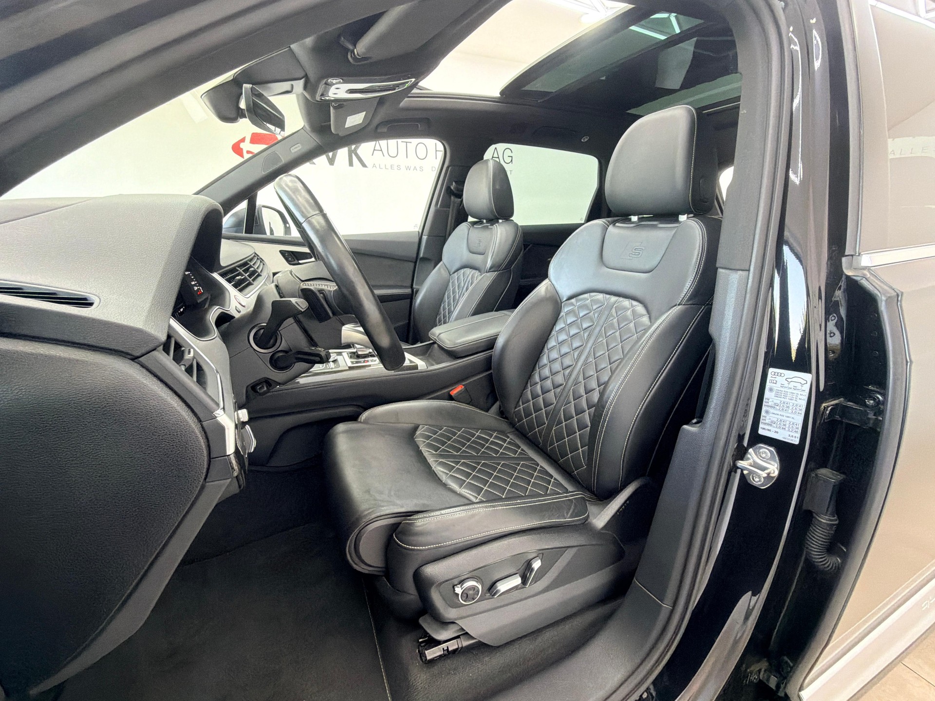 AUDI SQ7 4.0 TDI quattro tiptronic | 7 Plätze | Panorama | ABT-Felgen | Vollaustattung |-image-12
