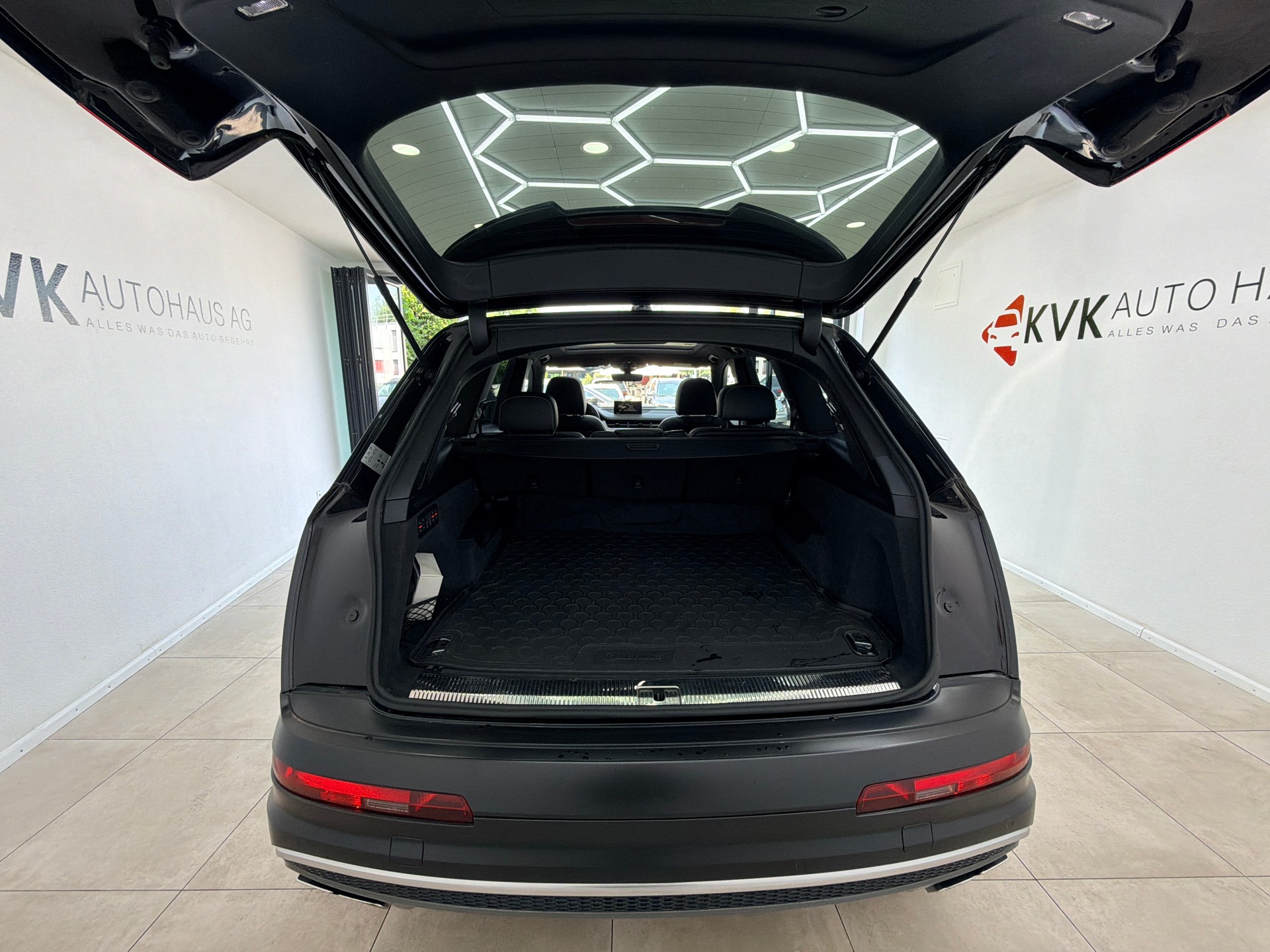 AUDI SQ7 4.0 TDI quattro tiptronic | 7 Plätze | Panorama | ABT-Felgen | Vollaustattung |-image-11