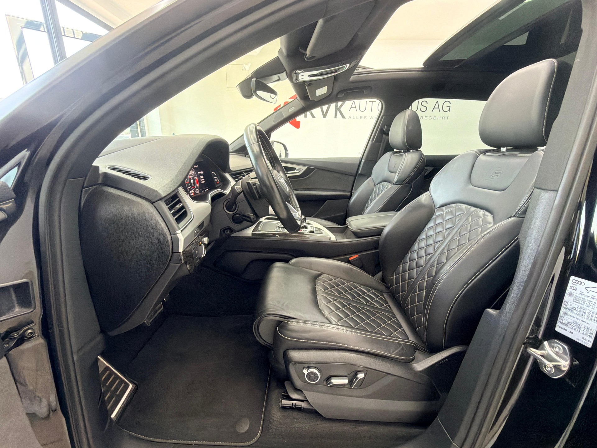 AUDI SQ7 4.0 TDI quattro tiptronic | 7 Plätze | Panorama | ABT-Felgen | Vollaustattung |-image-13