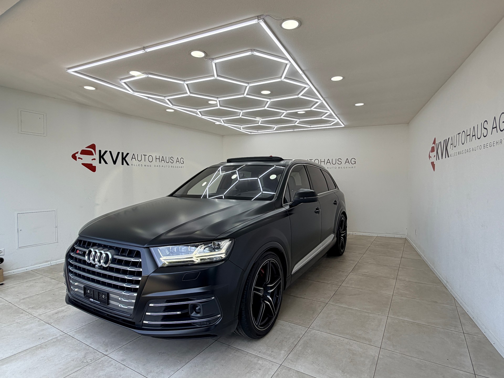 AUDI SQ7 4.0 TDI quattro tiptronic | 7 Plätze | Panorama | ABT-Felgen | Vollaustattung |-image-0