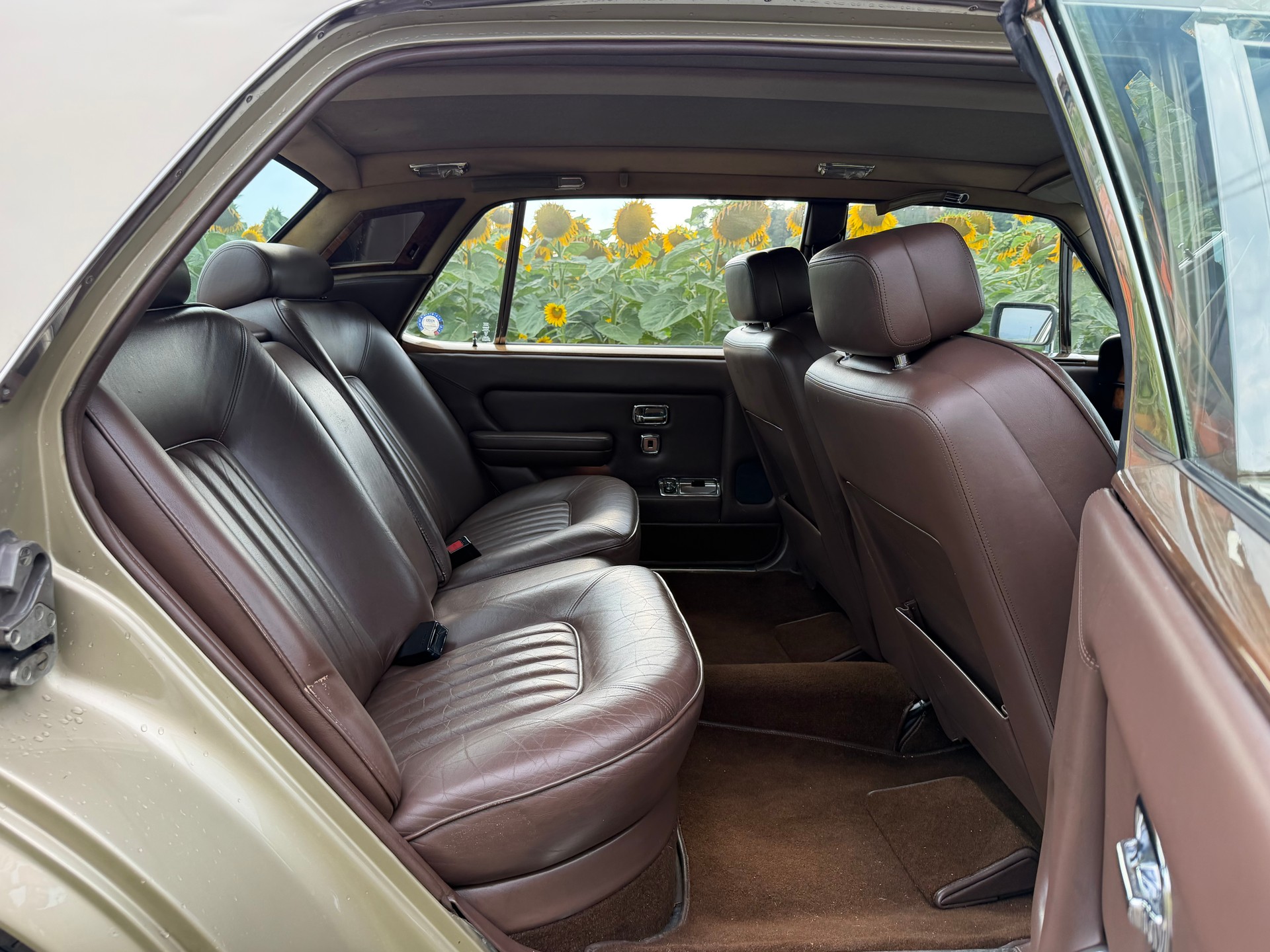 ROLLS-ROYCE Silver Spur LWB-image-2