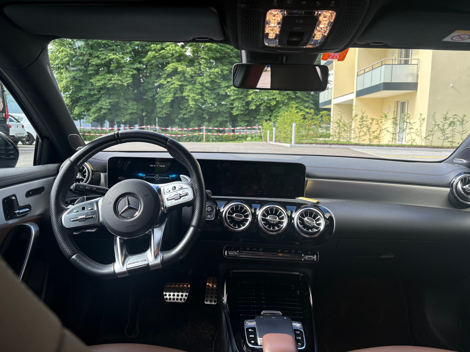 MERCEDES-BENZ A 35 AMG 4matic-image-2