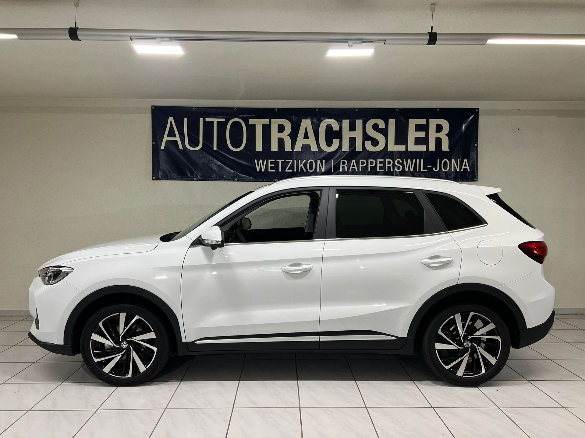 MG ZS 1.5 HEV Luxury-image-2
