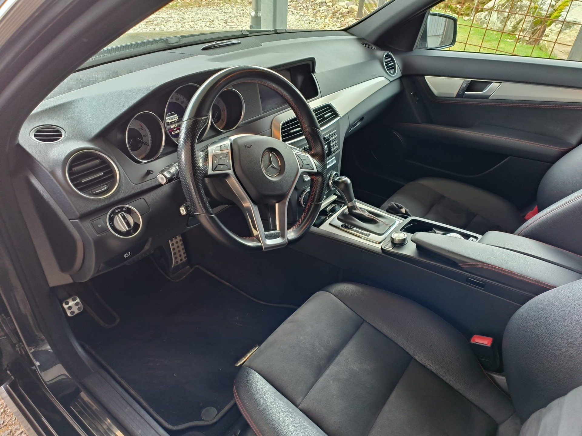 MERCEDES-BENZ C 300 CDI BlueEF Avantgarde 4m-image-1