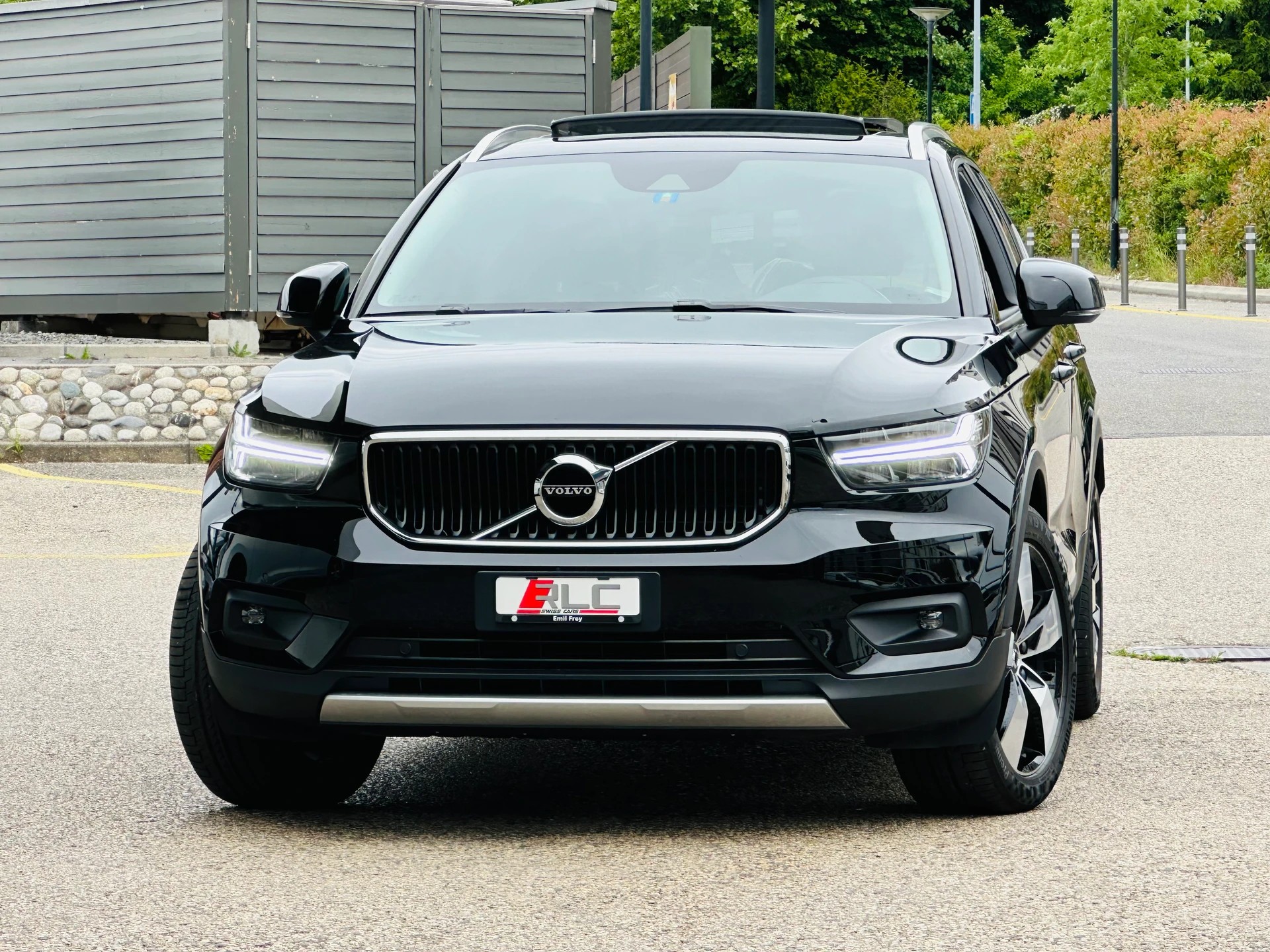 VOLVO XC40 T3 Momentum Light Geartronic-showroom-element-1