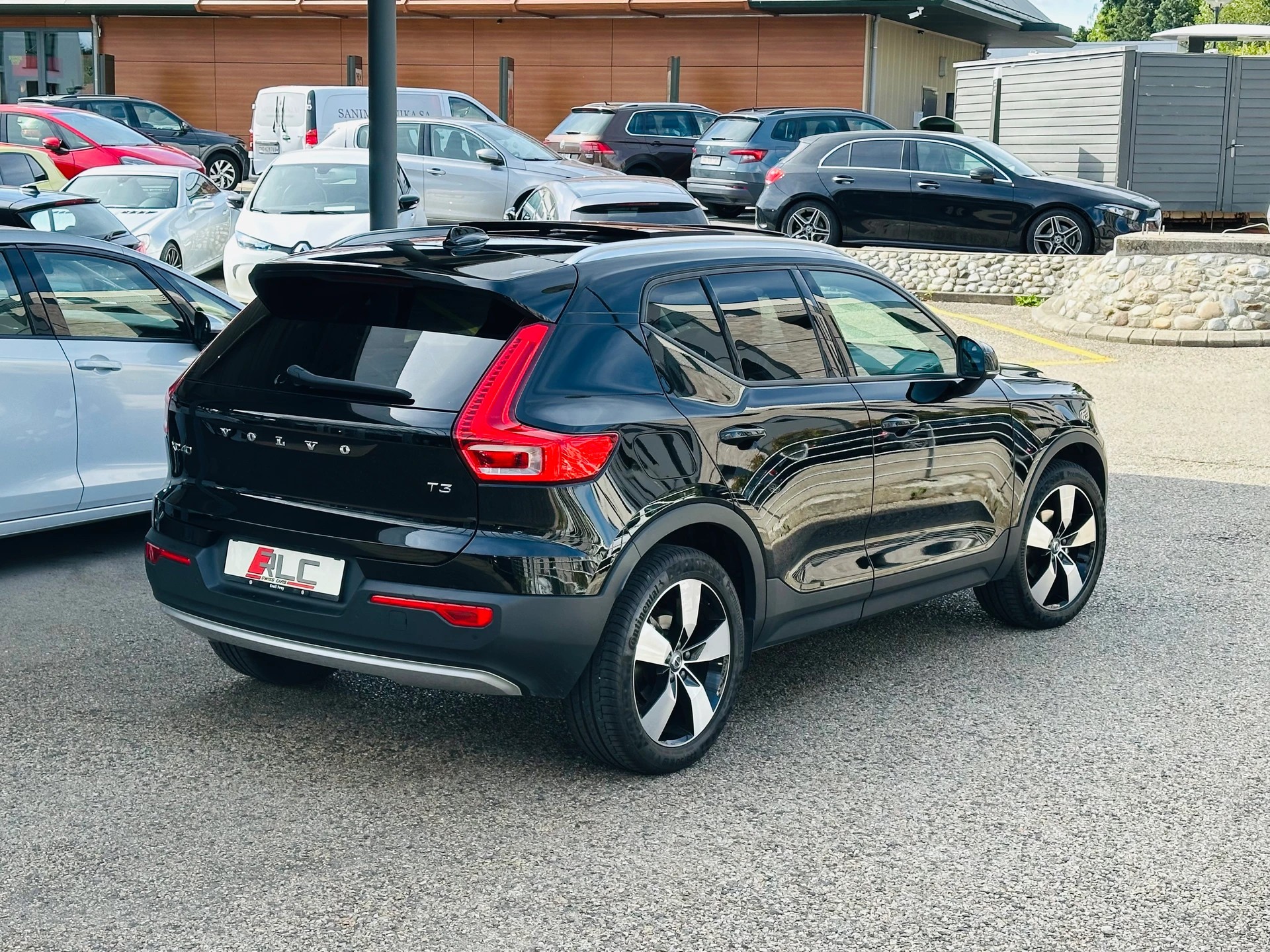VOLVO XC40 T3 Momentum Light Geartronic-image-8