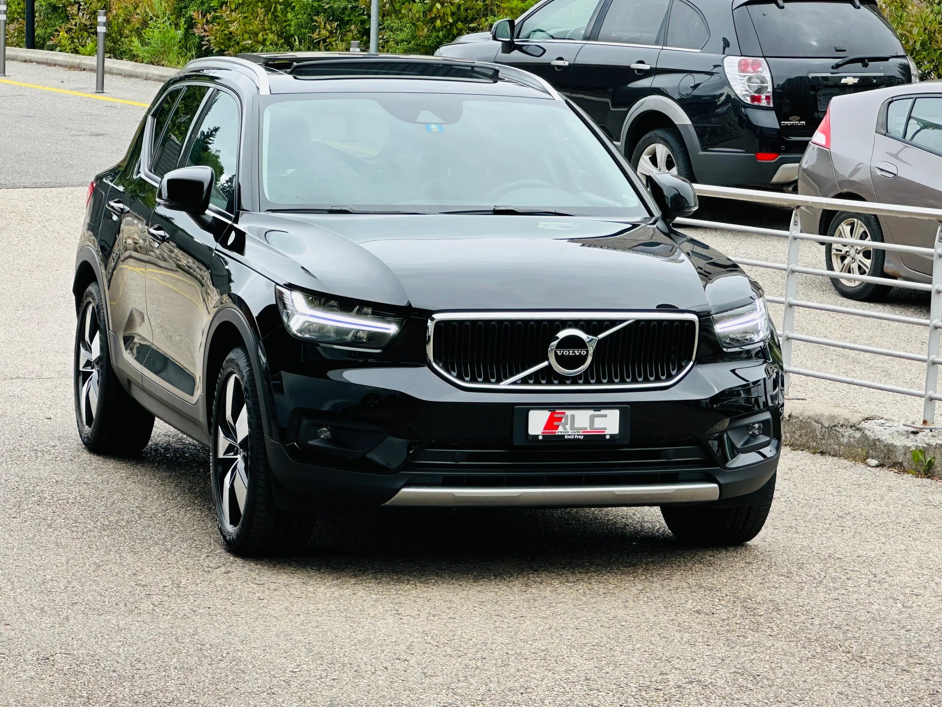 VOLVO XC40 T3 Momentum Light Geartronic-image-5