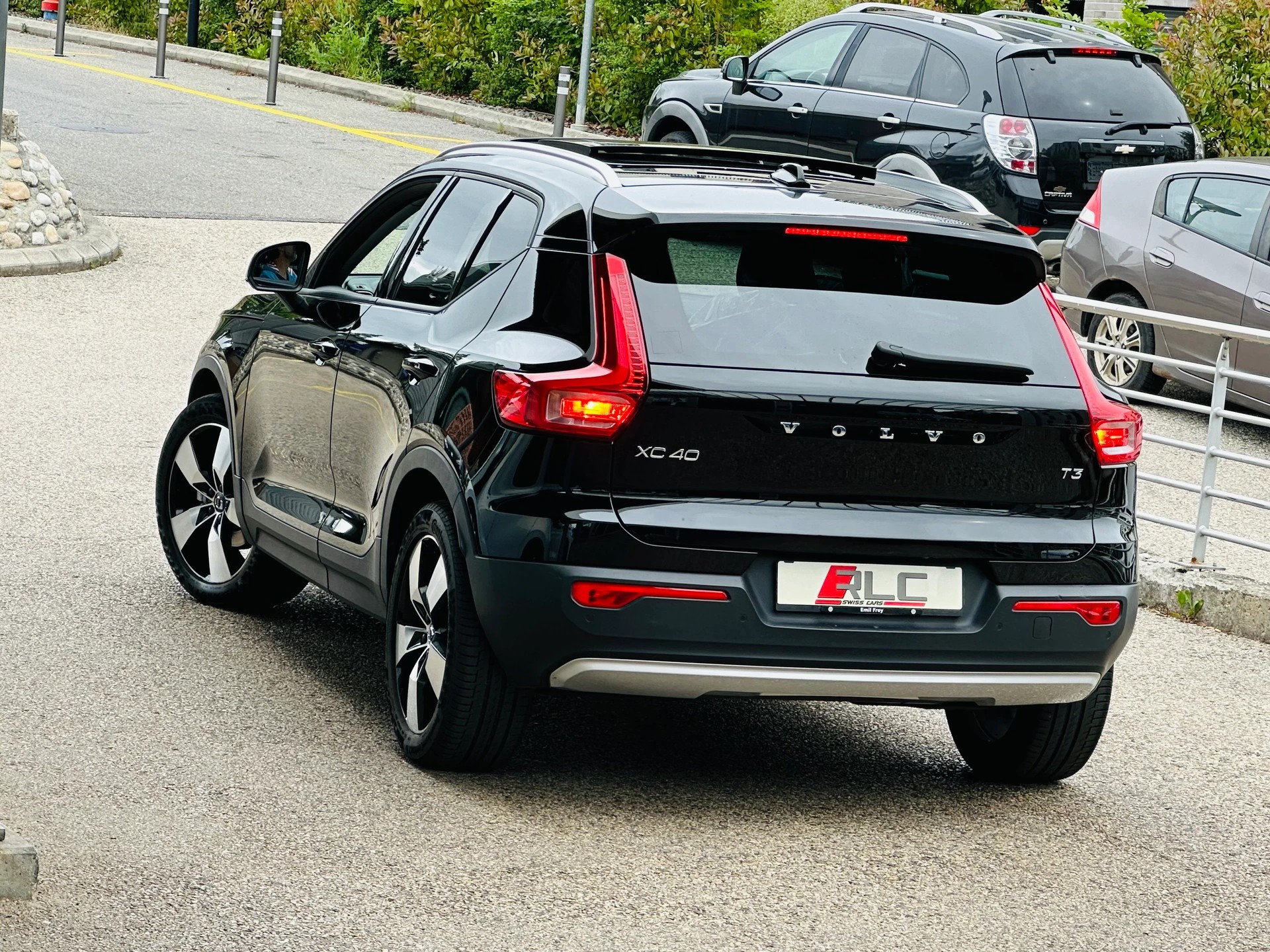 VOLVO XC40 T3 Momentum Light Geartronic-image-10