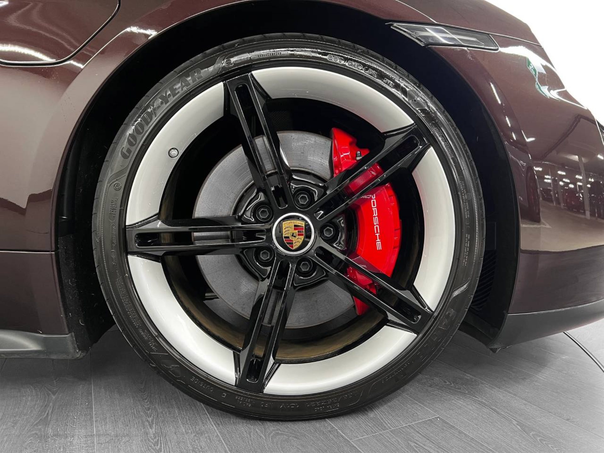 PORSCHE Taycan GTS-image-10