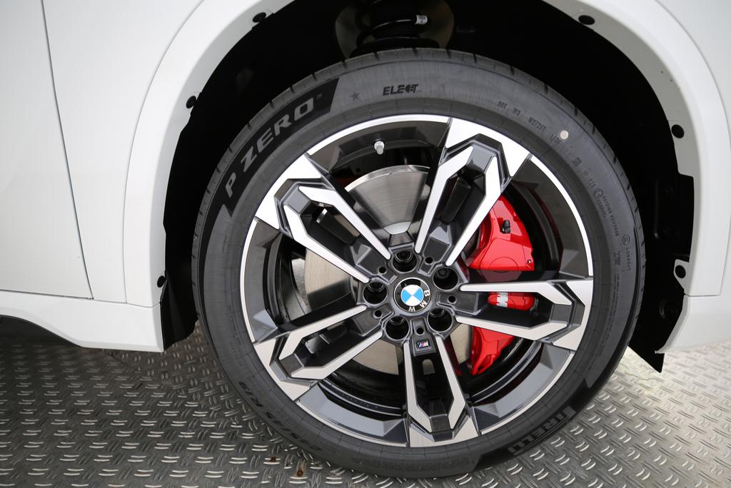 BMW iX1 30 xDrive-image-17