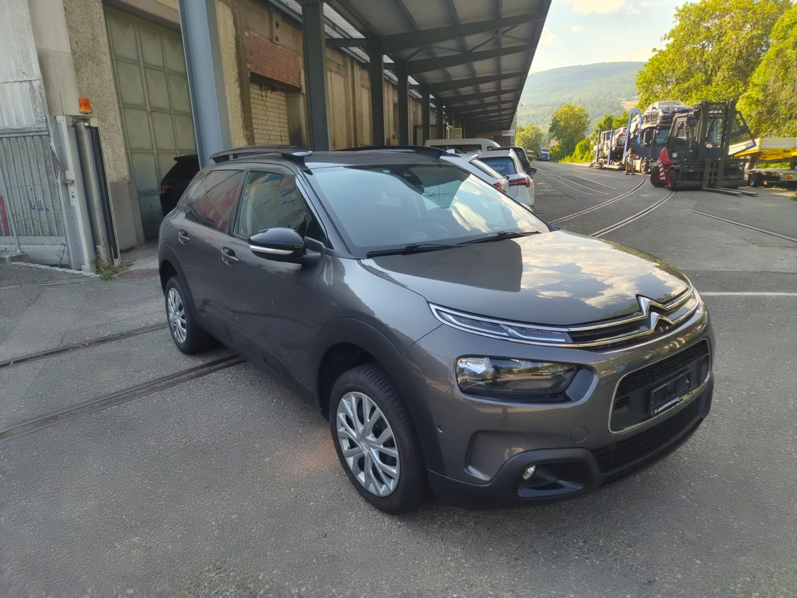 CITROEN C4 Cactus 1.5 Blue HDi Shine EAT6-image-1