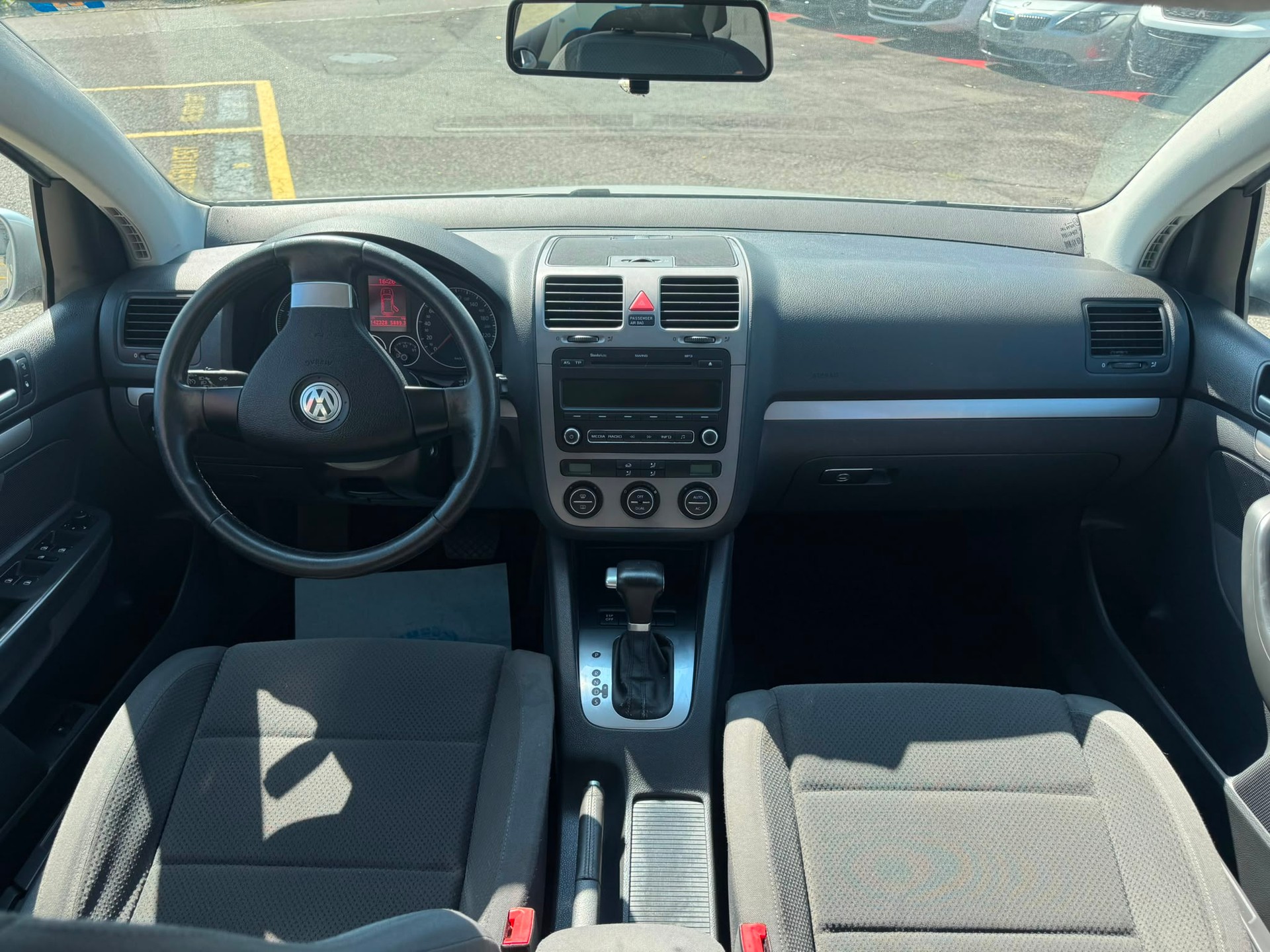 VW Golf 1.6 GT Sport Tiptronic-image-8