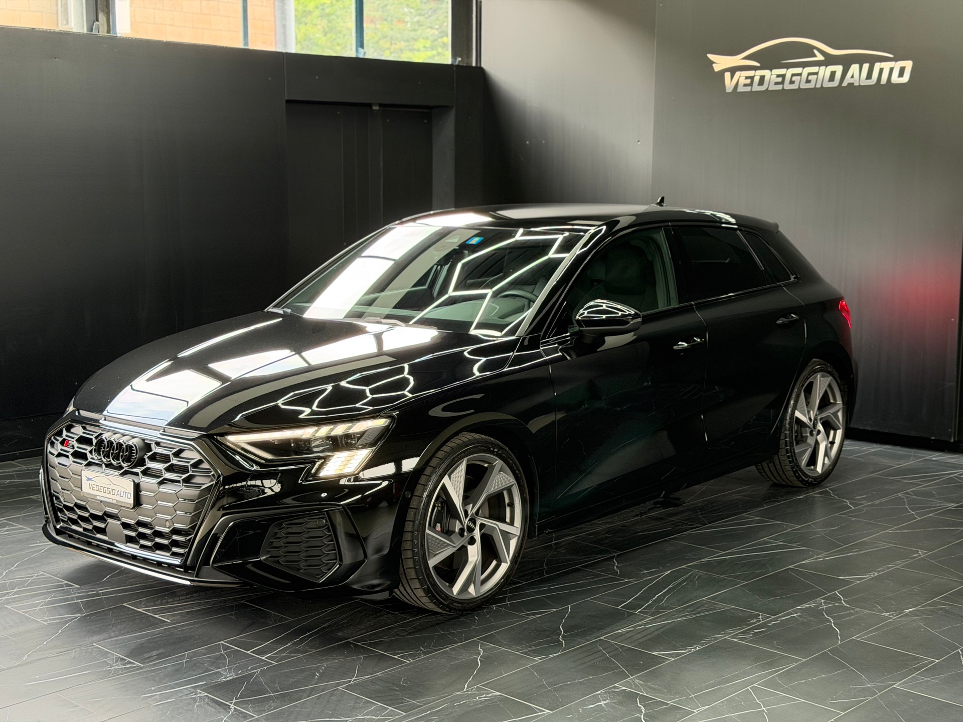 AUDI S3 Sportback 2.0 TFSI quattro S-tronic-image-1