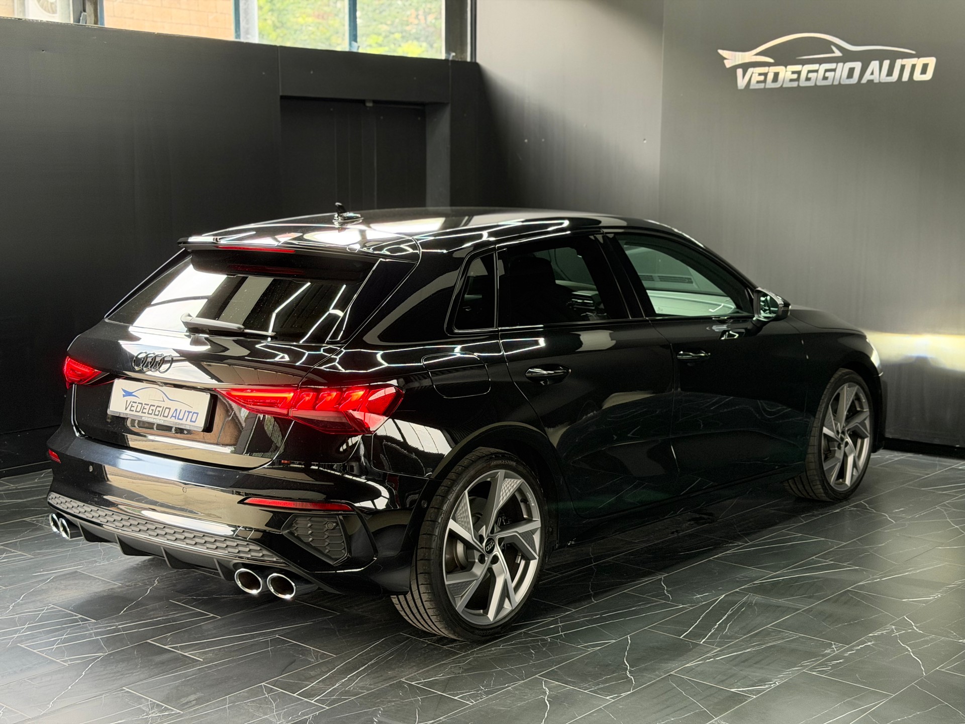 AUDI S3 Sportback 2.0 TFSI quattro S-tronic-image-4