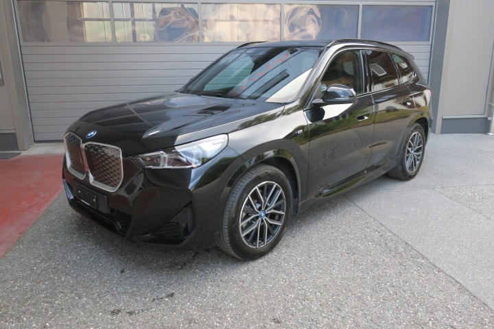 BMW iX1 xDrive 30 M Sport-image-0